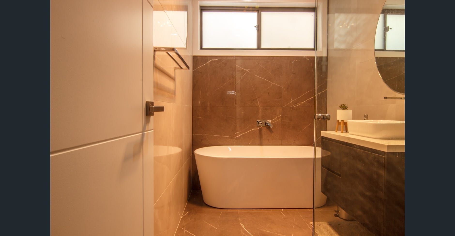 NEW SIL Home -Marsden Park - 4 Bed 3 Bath — Home image 2