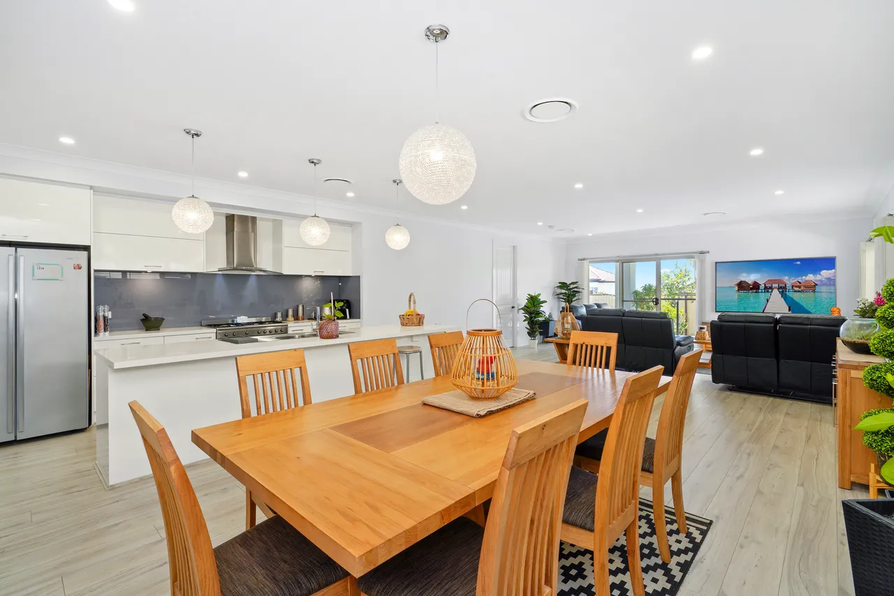 Modern 4-bedroom SIL Home Blacktown — Home image 2