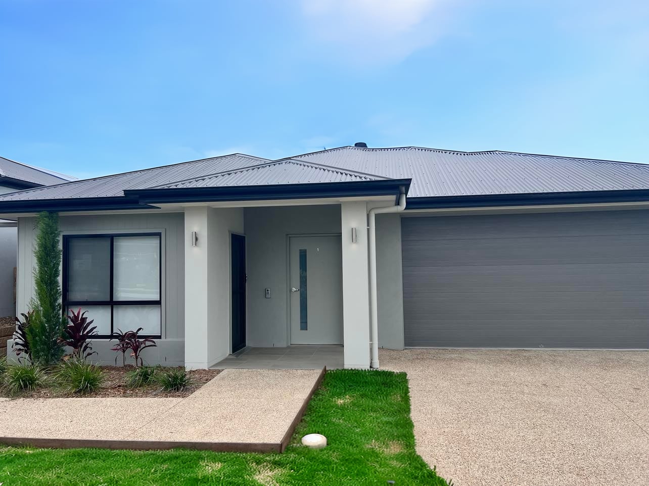Greenbank 3 Bed, 3 Bath + OOA — Home image 2