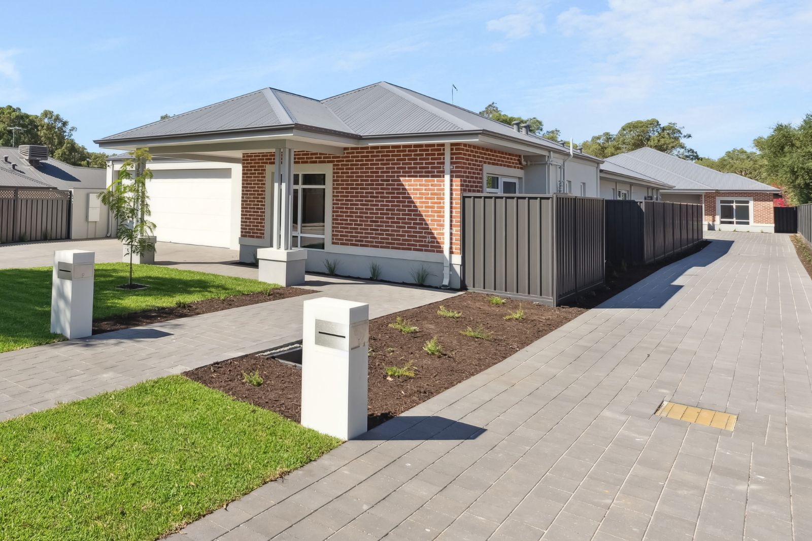 One enormous block, TWO spacious homes for sharing. Disability Accommodation — Home image 2