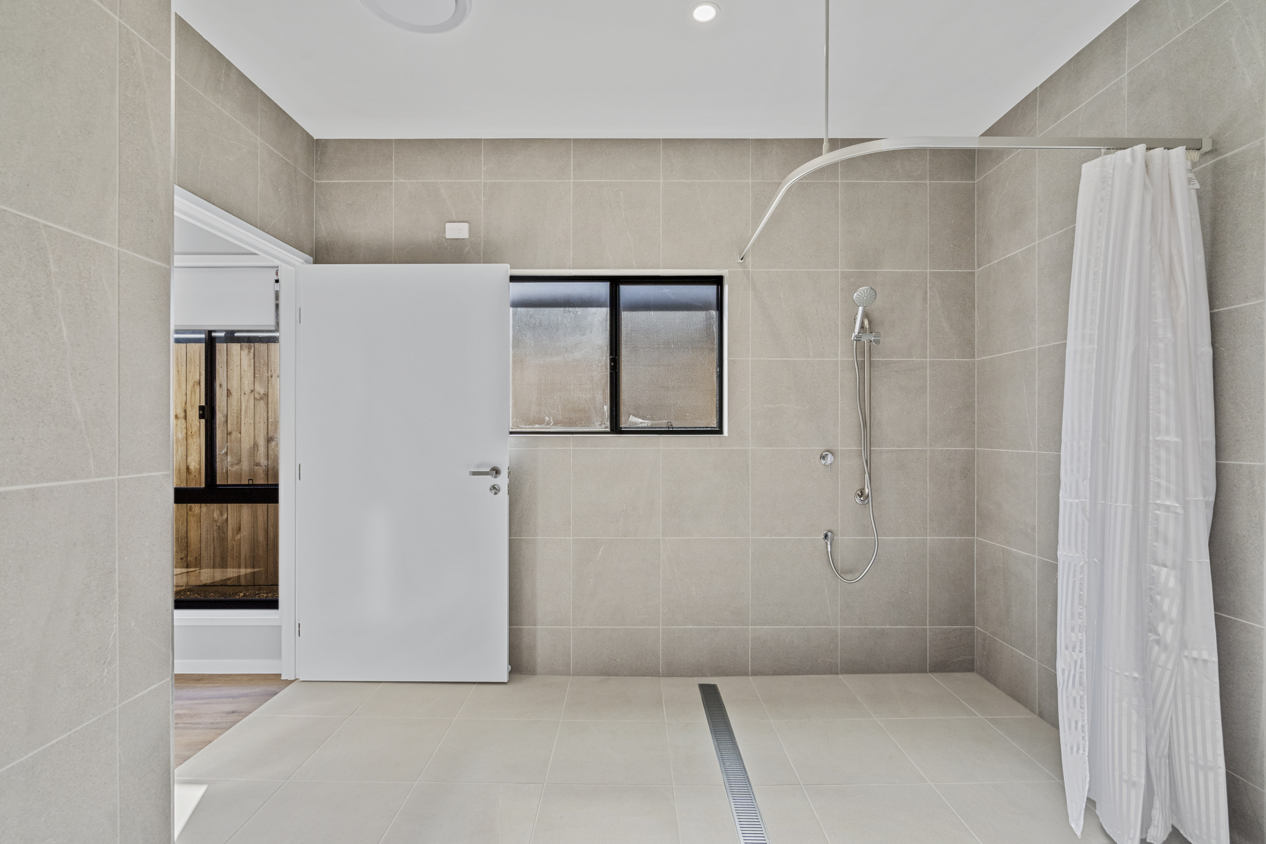 BIRKDALE, REDLAND QLD – HIGH PHYSICAL SUPPORT HOUSE — Home image 6