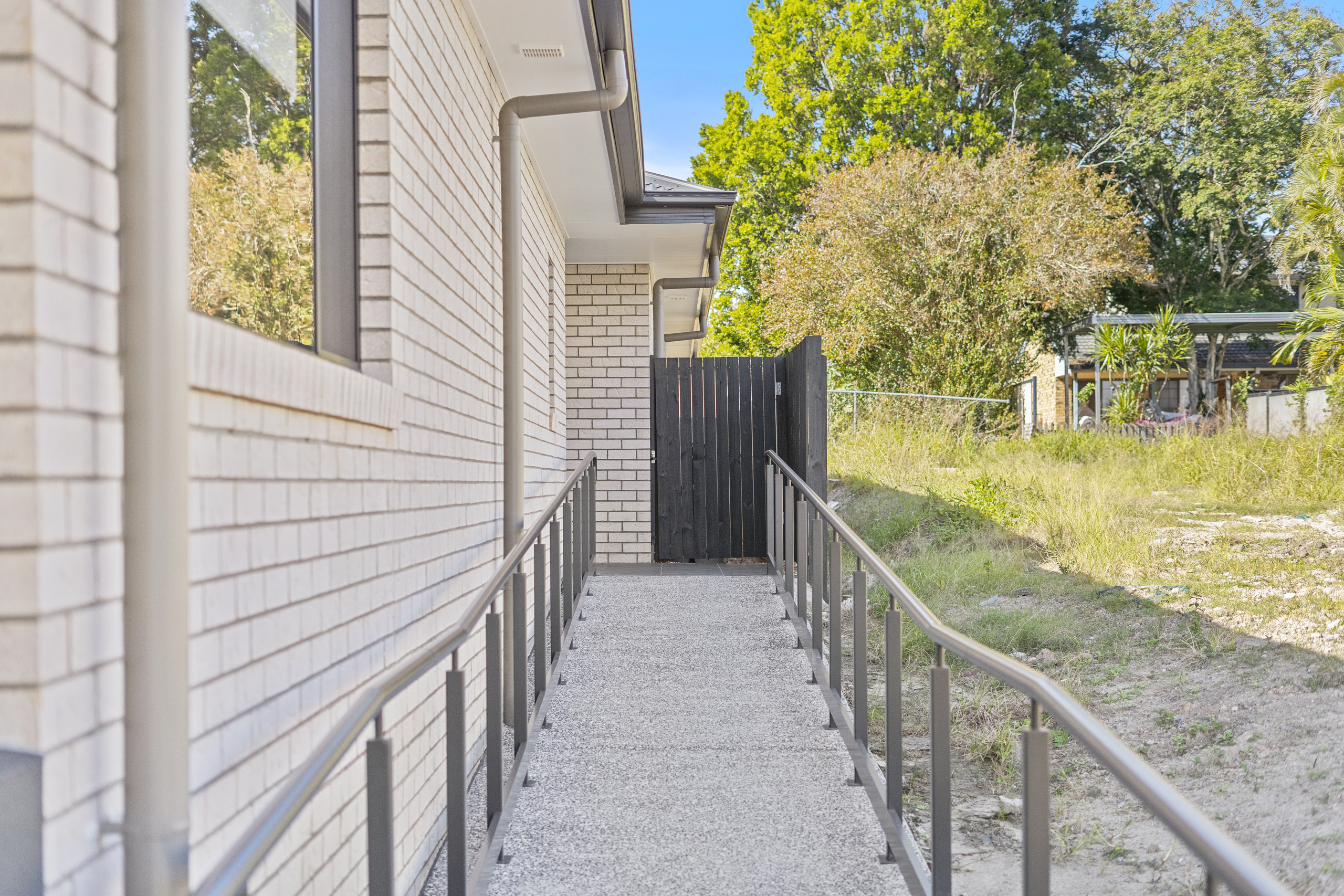 BIRKDALE, REDLAND QLD – HIGH PHYSICAL SUPPORT HOUSE — Home image 13