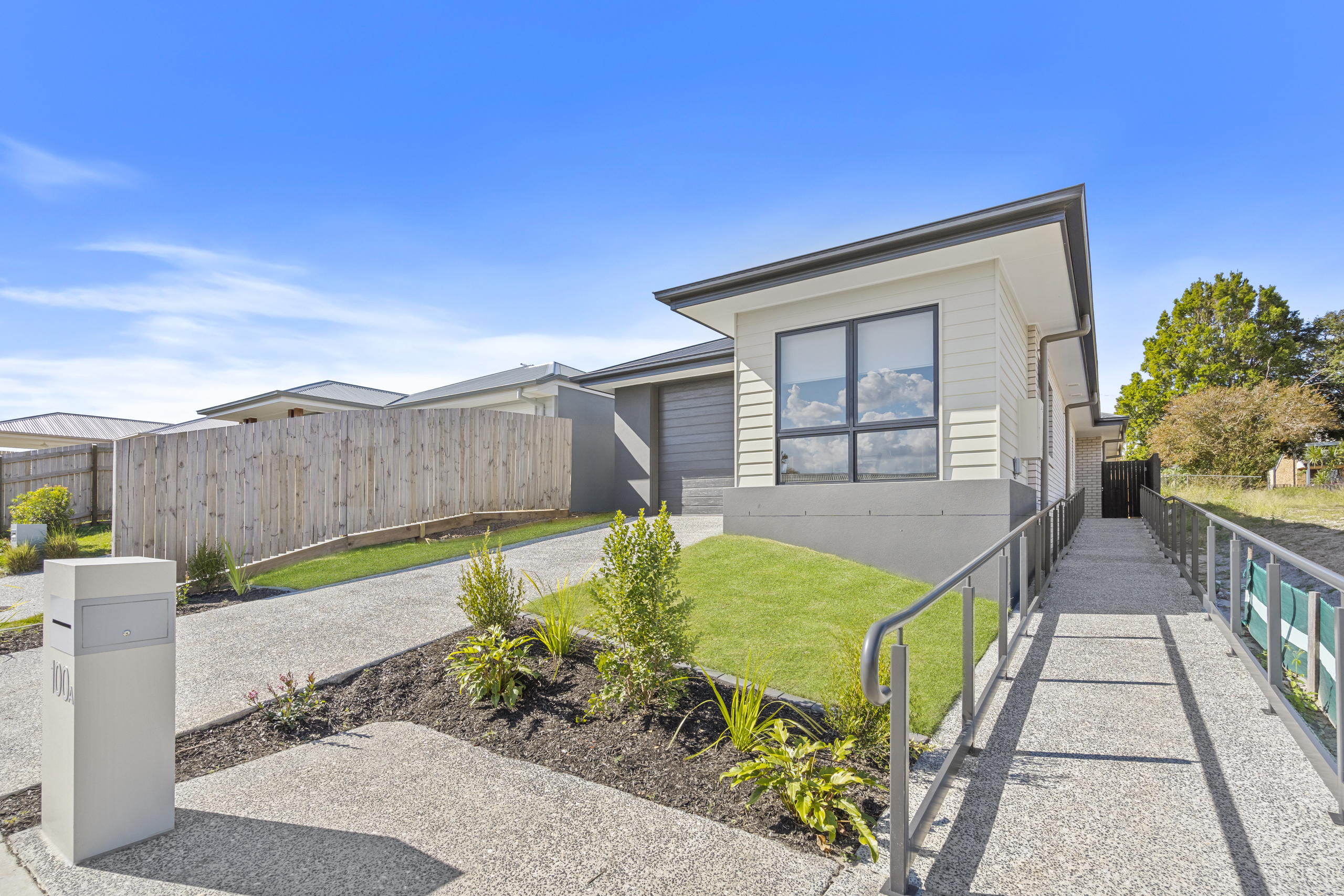BIRKDALE, REDLAND QLD – HIGH PHYSICAL SUPPORT HOUSE — Home image 14