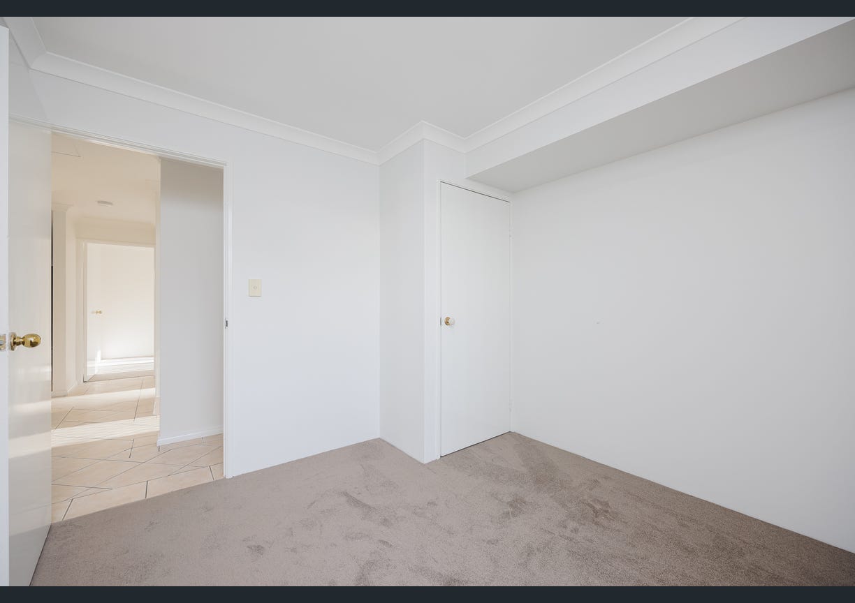 Spacious Cloverdale accommodation — Home image 3