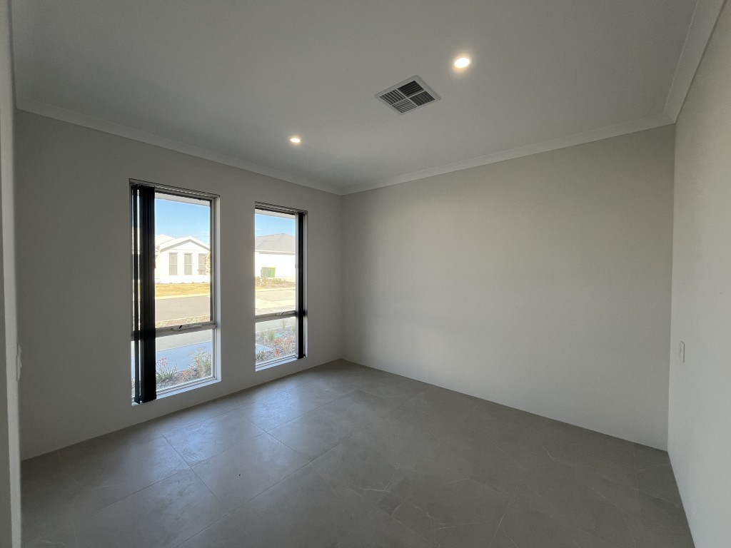Find Comfort, Freedom & Community in Beautiful Lakelands — Home image 5
