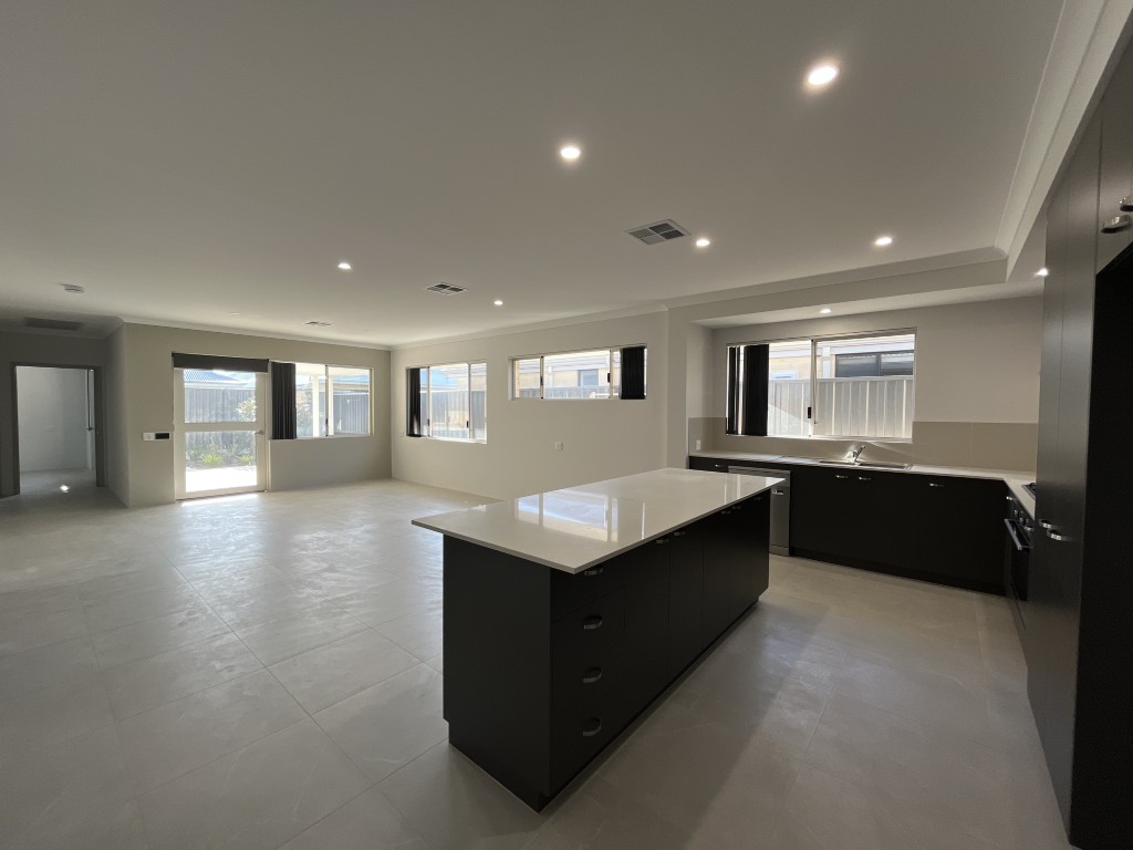 Find Comfort, Freedom & Community in Beautiful Lakelands — Home image 29
