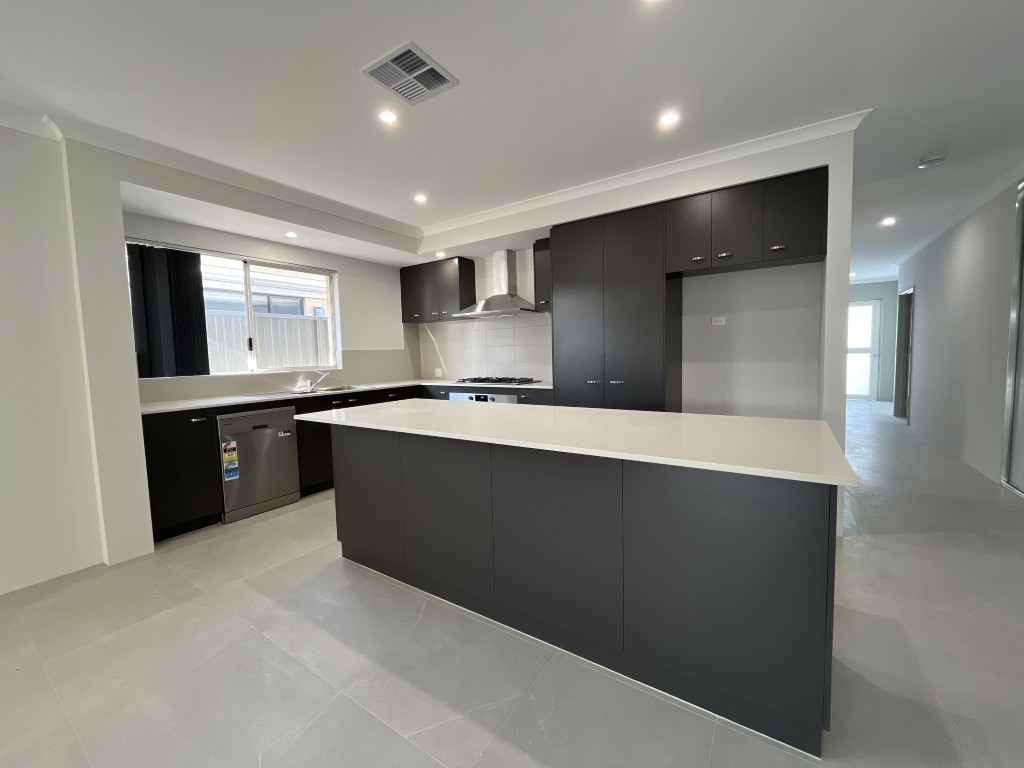 Find Comfort, Freedom & Community in Beautiful Lakelands — Home image 31