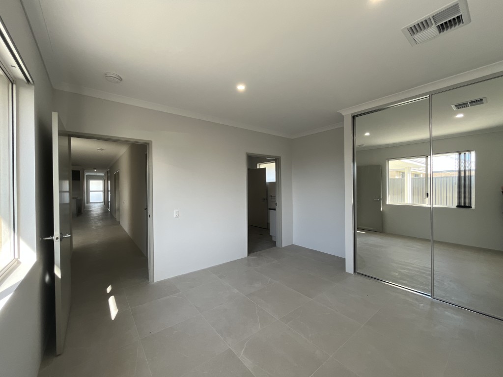 Find Comfort, Freedom & Community in Beautiful Lakelands — Home image 5