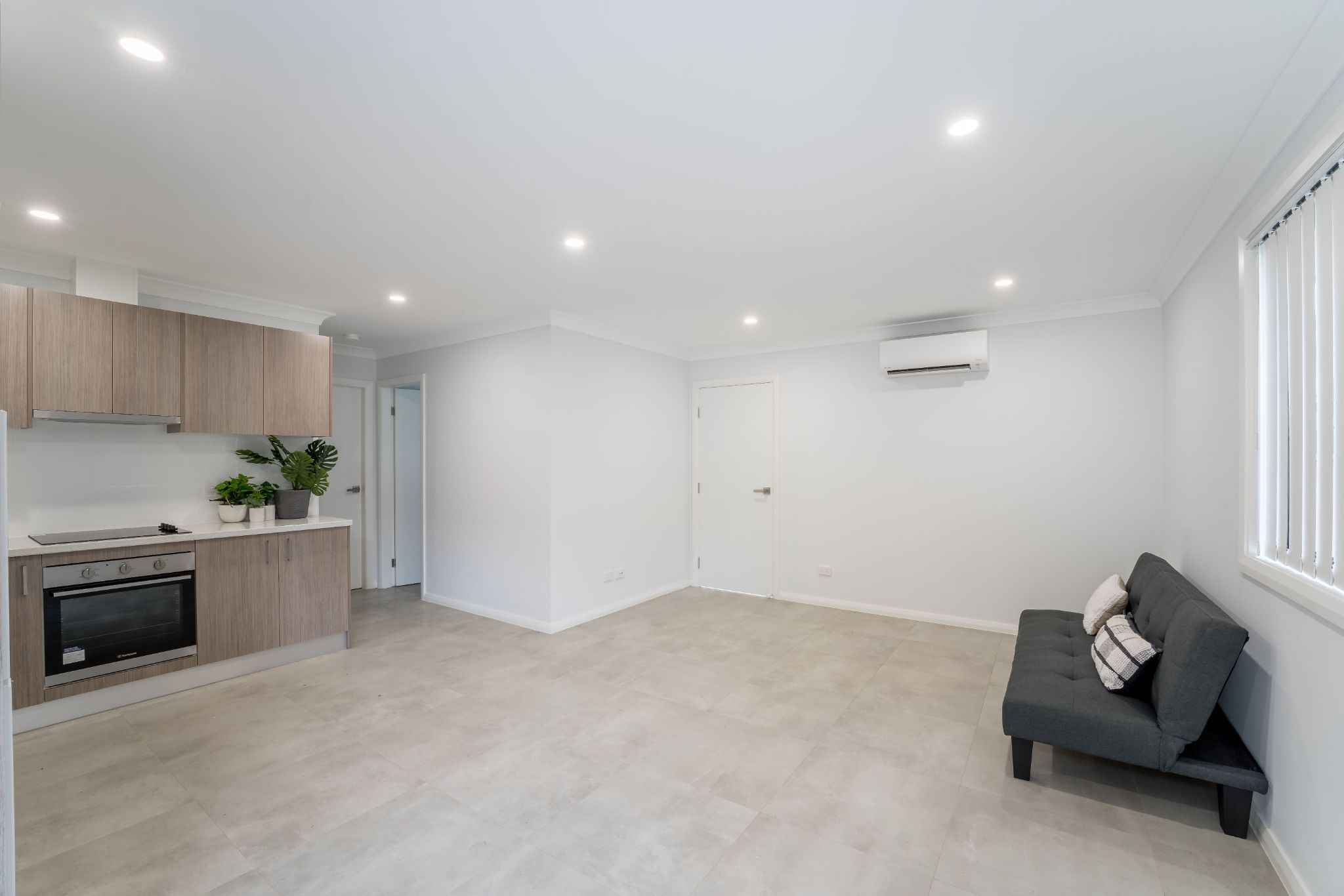 Modern 2 Bedroom Granny Flat in Western Sydney — Home image 8