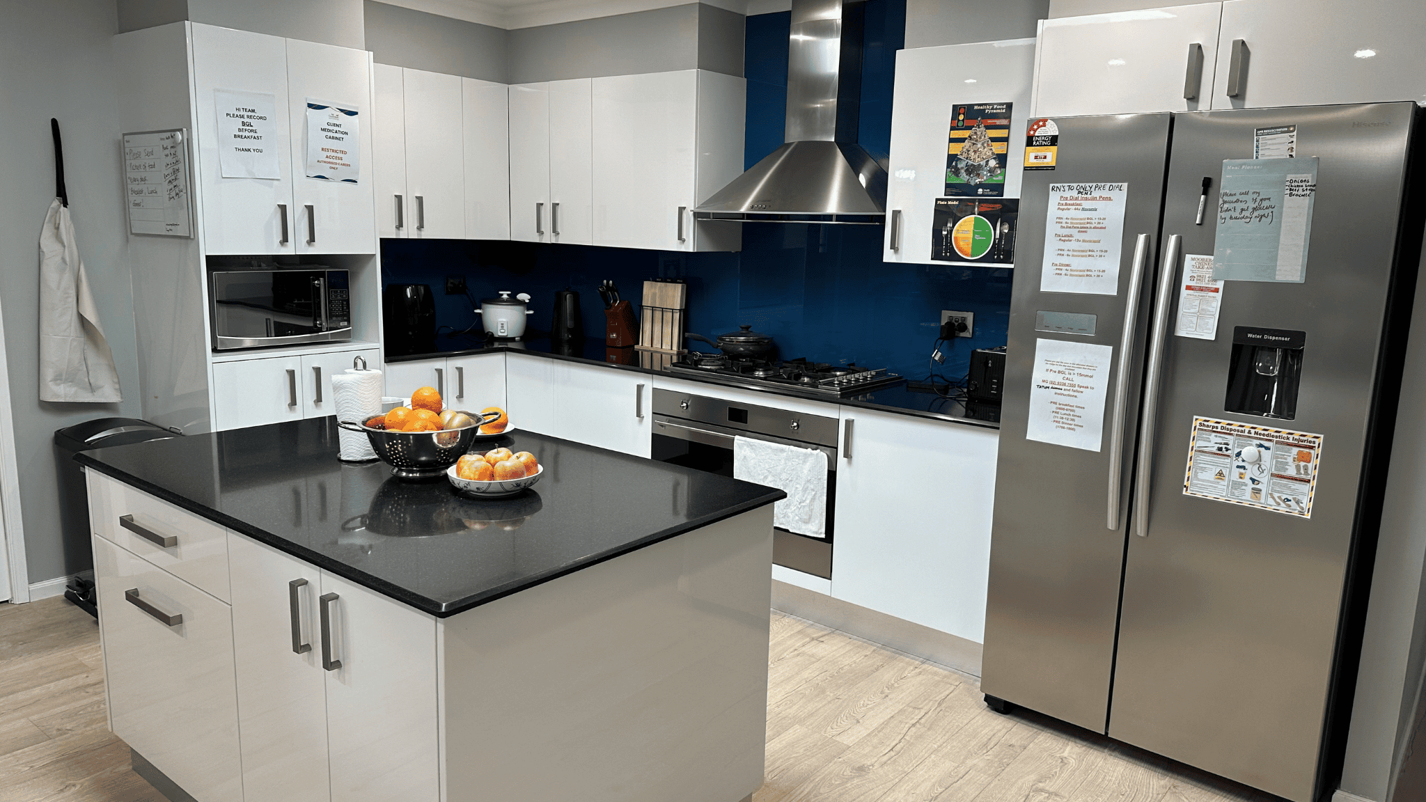 Comfortable 3 bedroom property in Moorebank — Home image 3