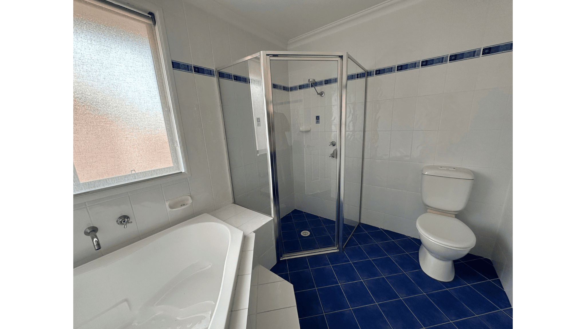 Comfortable 3 bedroom property in Moorebank — Home image 6