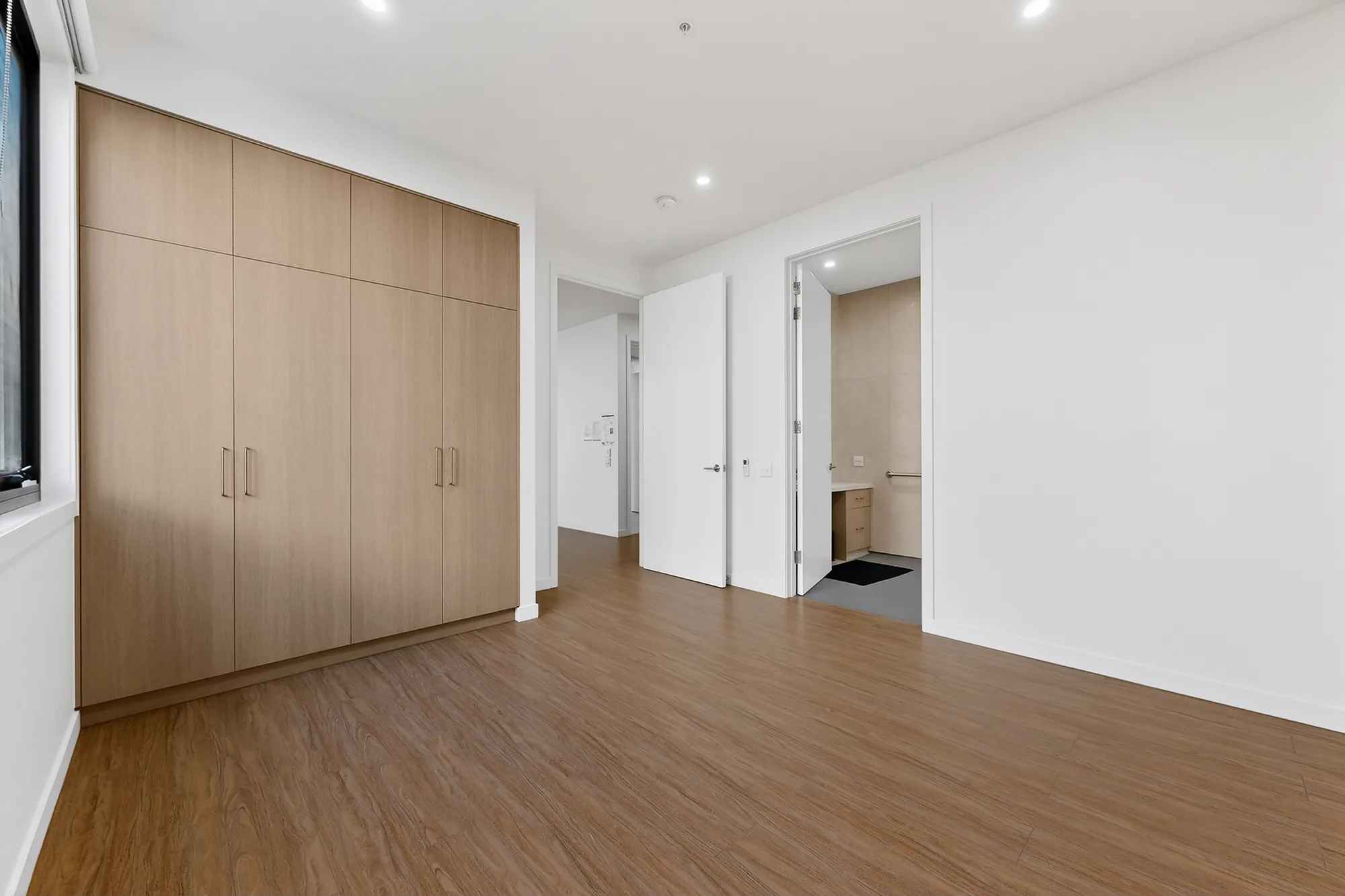 Bulleen HPS IL FA Category SDA - 3 Ensuites + OOA — Home image 3