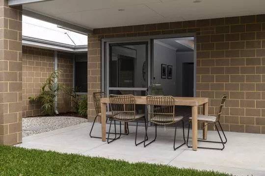 Elegant and spacious home opposite parkland — Home image 5