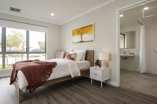 Elegant and spacious home opposite parkland — Home image 6