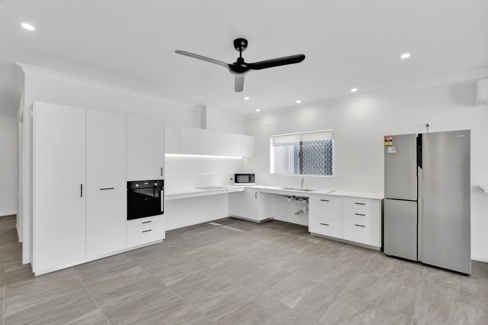 Brand New Mossman 3-bed SDA - close to EVERYTHING! — Home image 2