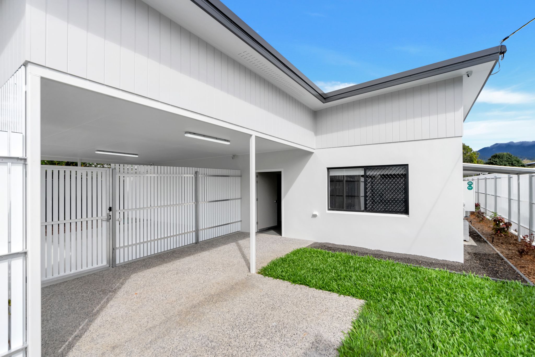Brand New Mossman 3-bed SDA - close to EVERYTHING! — Home image 5