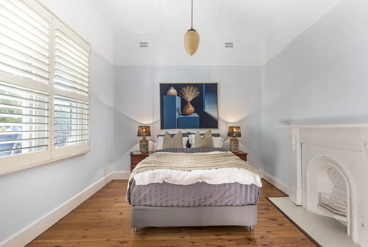 Beach Cottage In Dulwich Hill — Home image 4