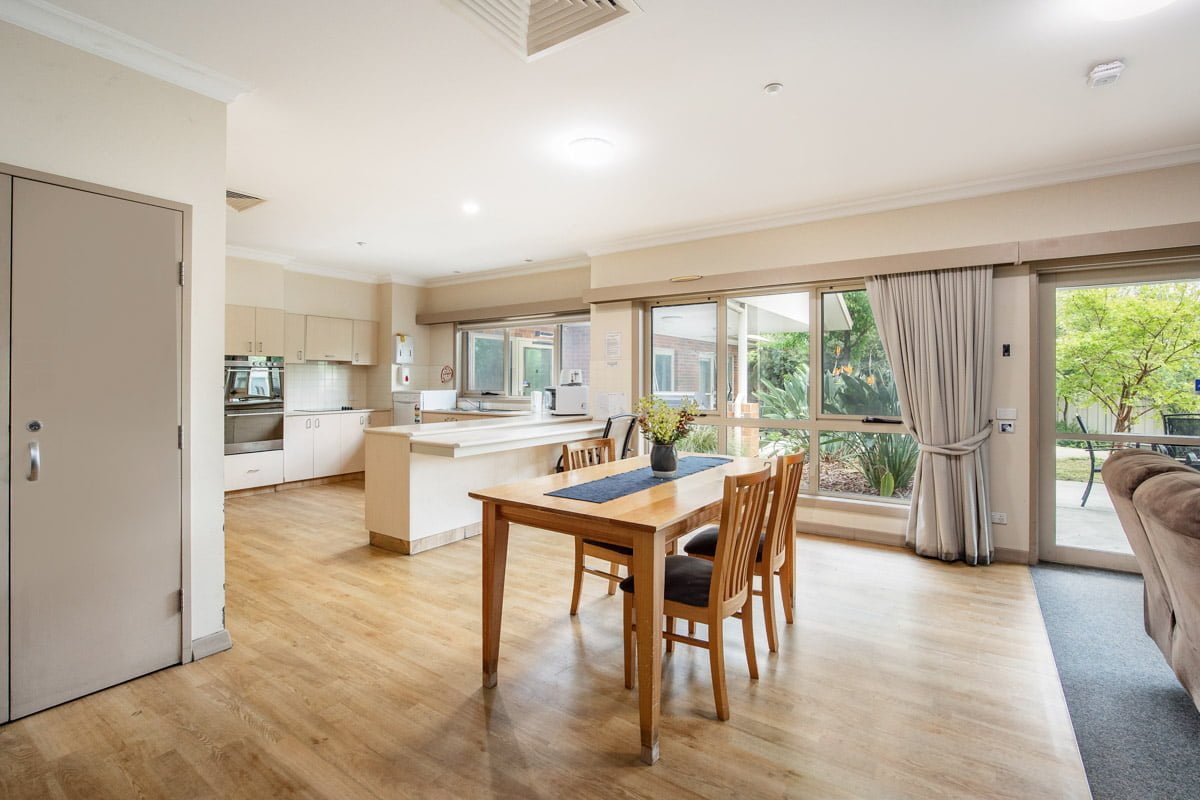 Enjoy living in a quiet, friendly neighbourhood with close access to shops. — Home image 4