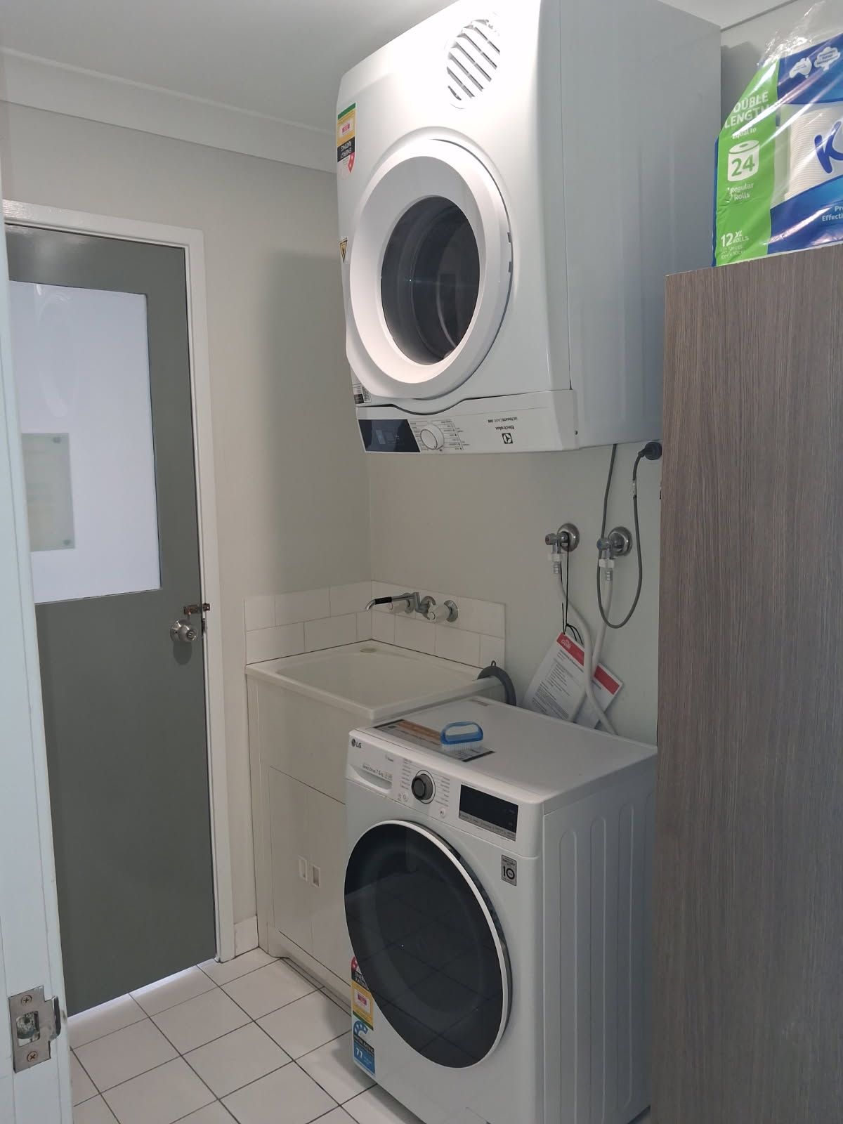 Newly renovated semi-robust home (2:1 / 1:1 / 1:2 Vacancy available for immediate occupancy) – Rutherford NSW — Home image 2