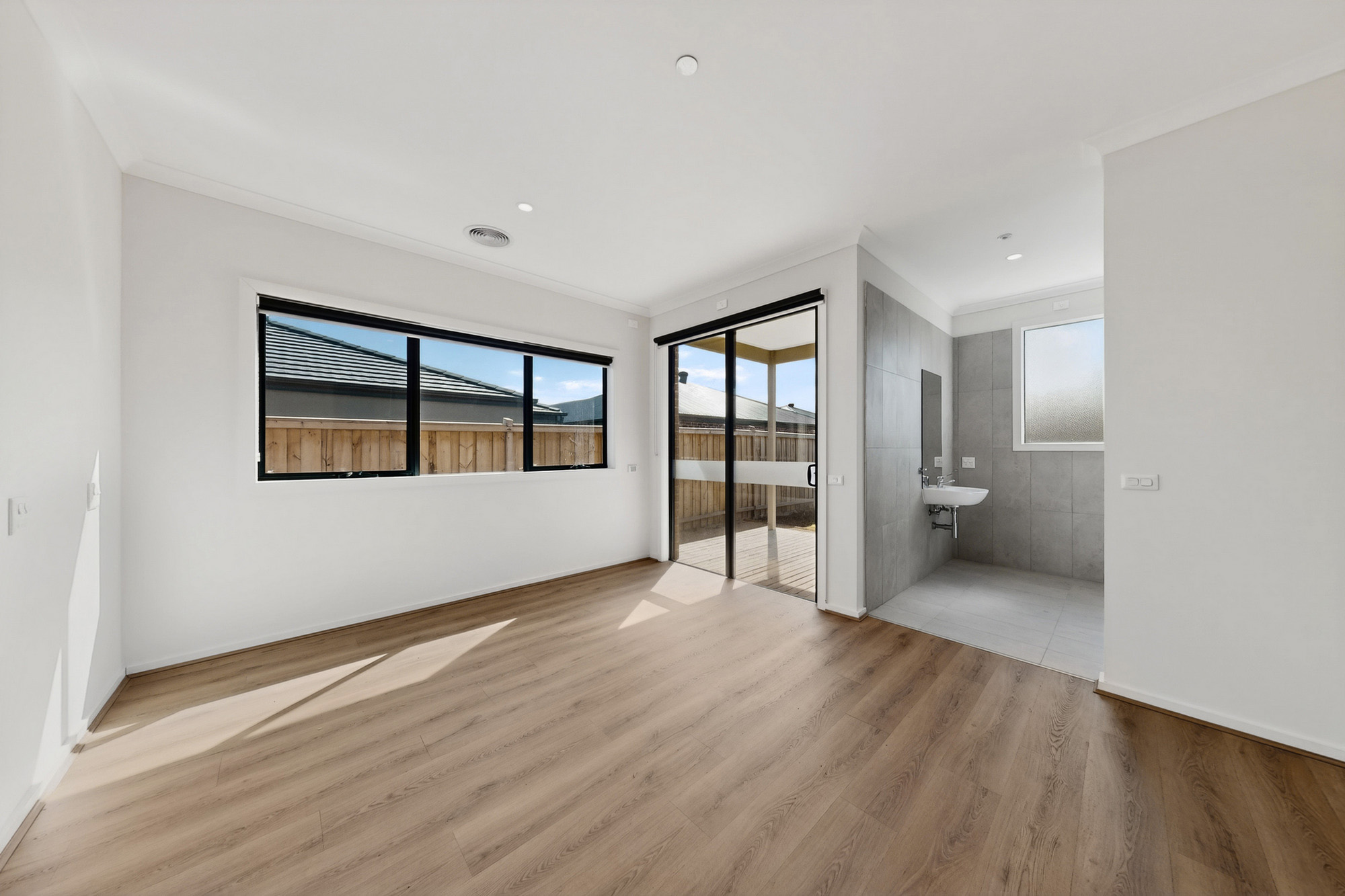 INDEPANTANT LIVING AT ITS BEST IN THIS CO-LIVING HOME — Home image 3