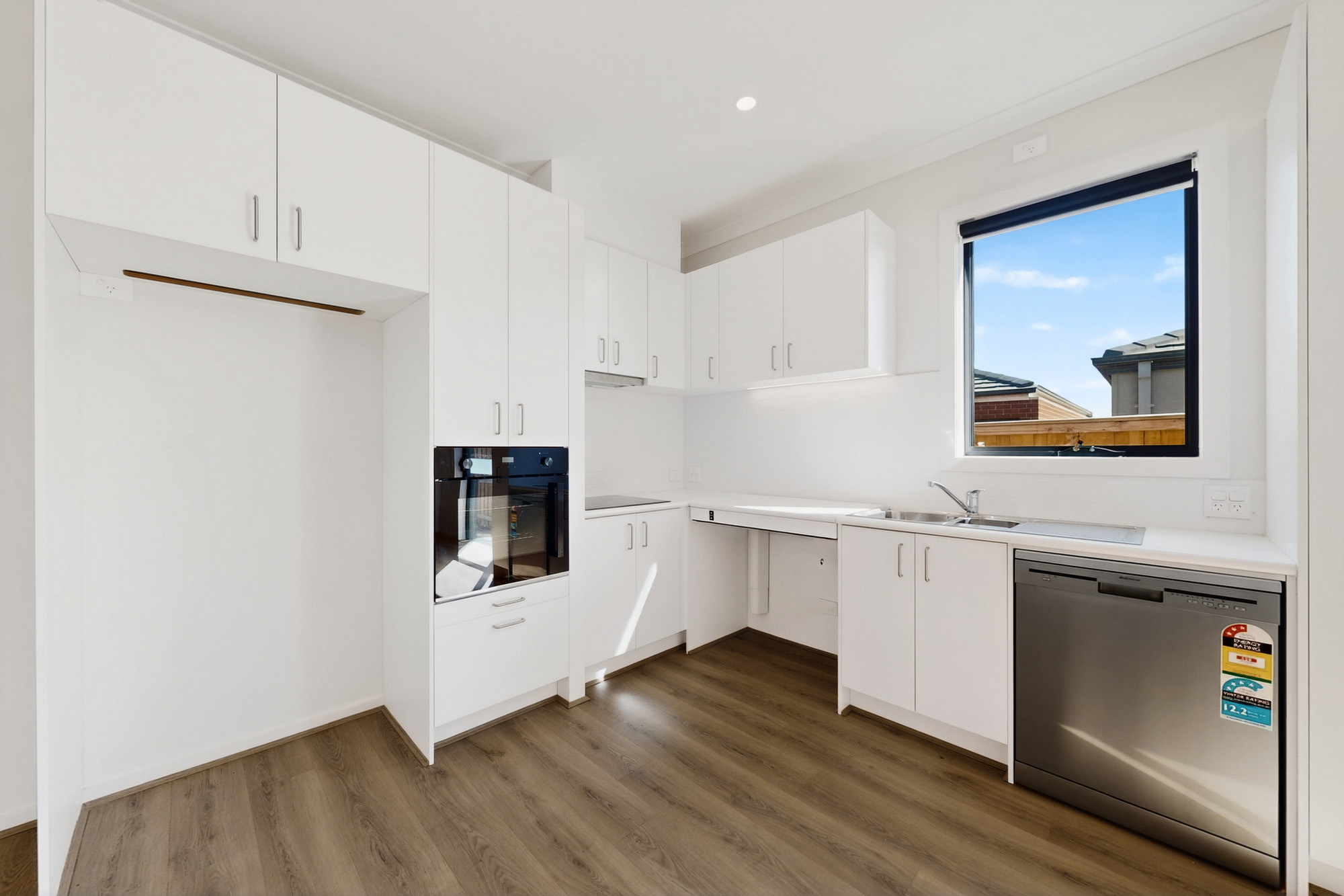 INDEPANTANT LIVING AT ITS BEST IN THIS CO-LIVING HOME — Home image 4