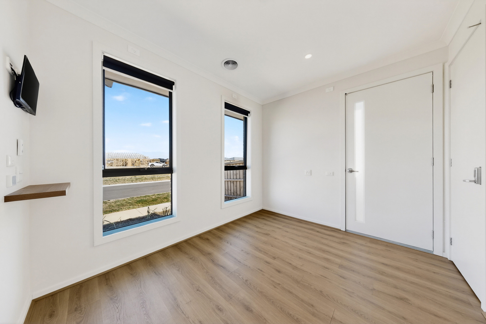 INDEPANTANT LIVING AT ITS BEST IN THIS CO-LIVING HOME — Home image 6