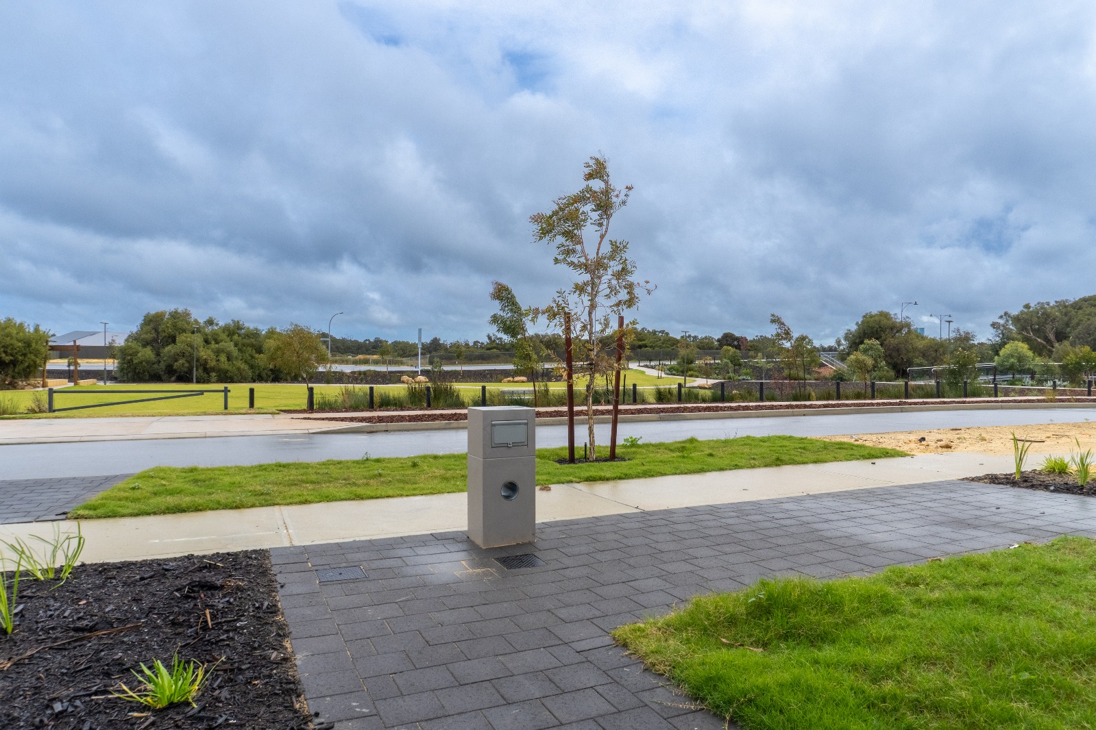Stylish New Build Opposite Tranquil Greenery — Home image 4