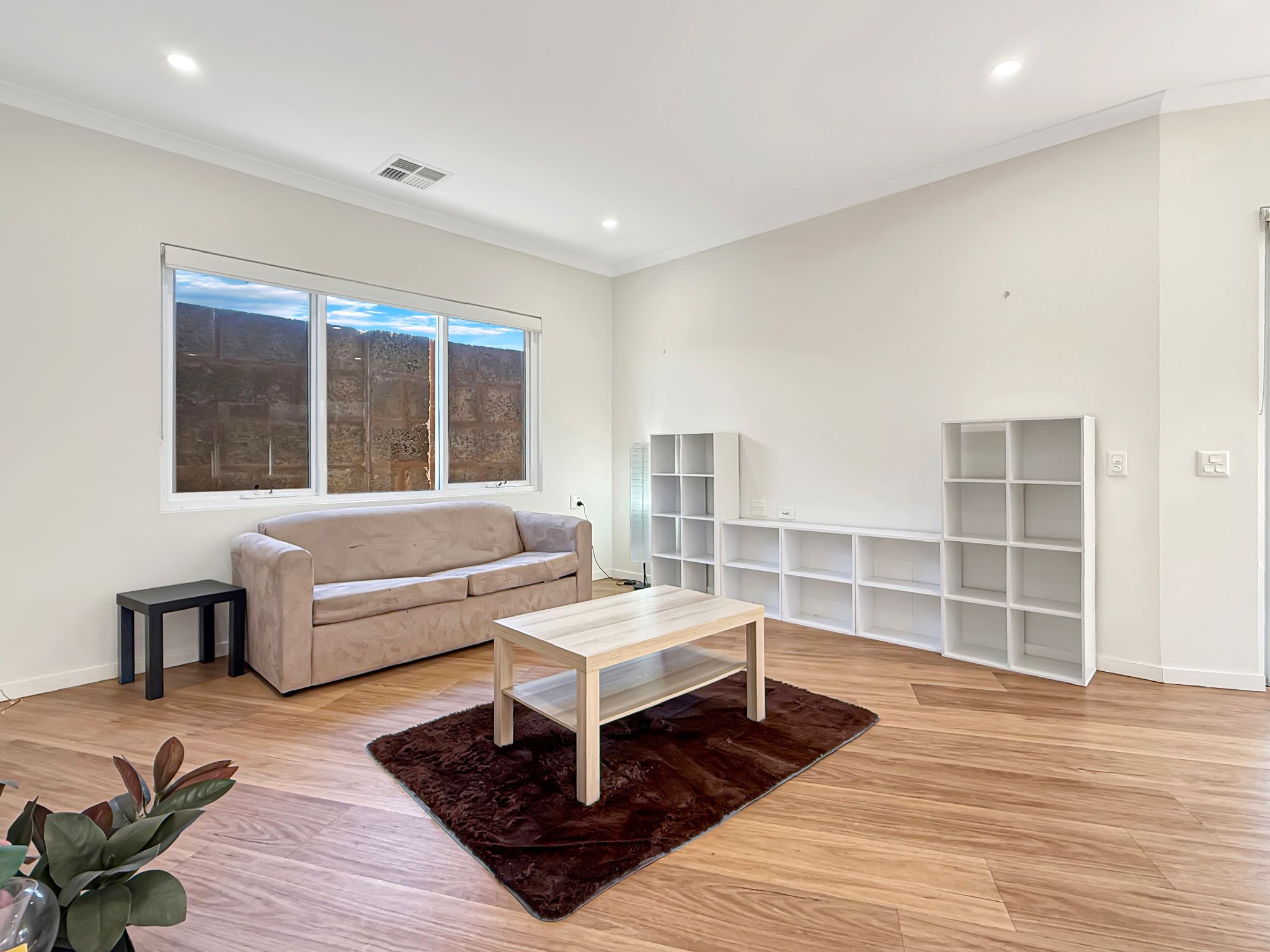 Quiet Street — Home image 9
