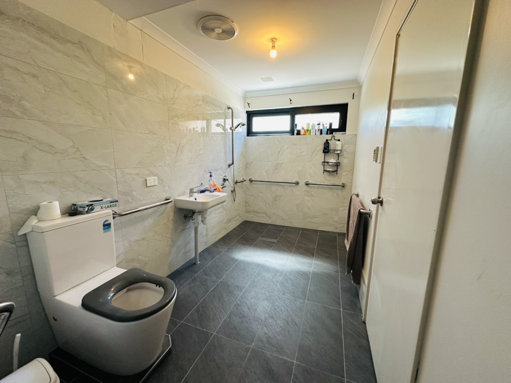 Beautiful SIL Home fully accessible — Home image 22