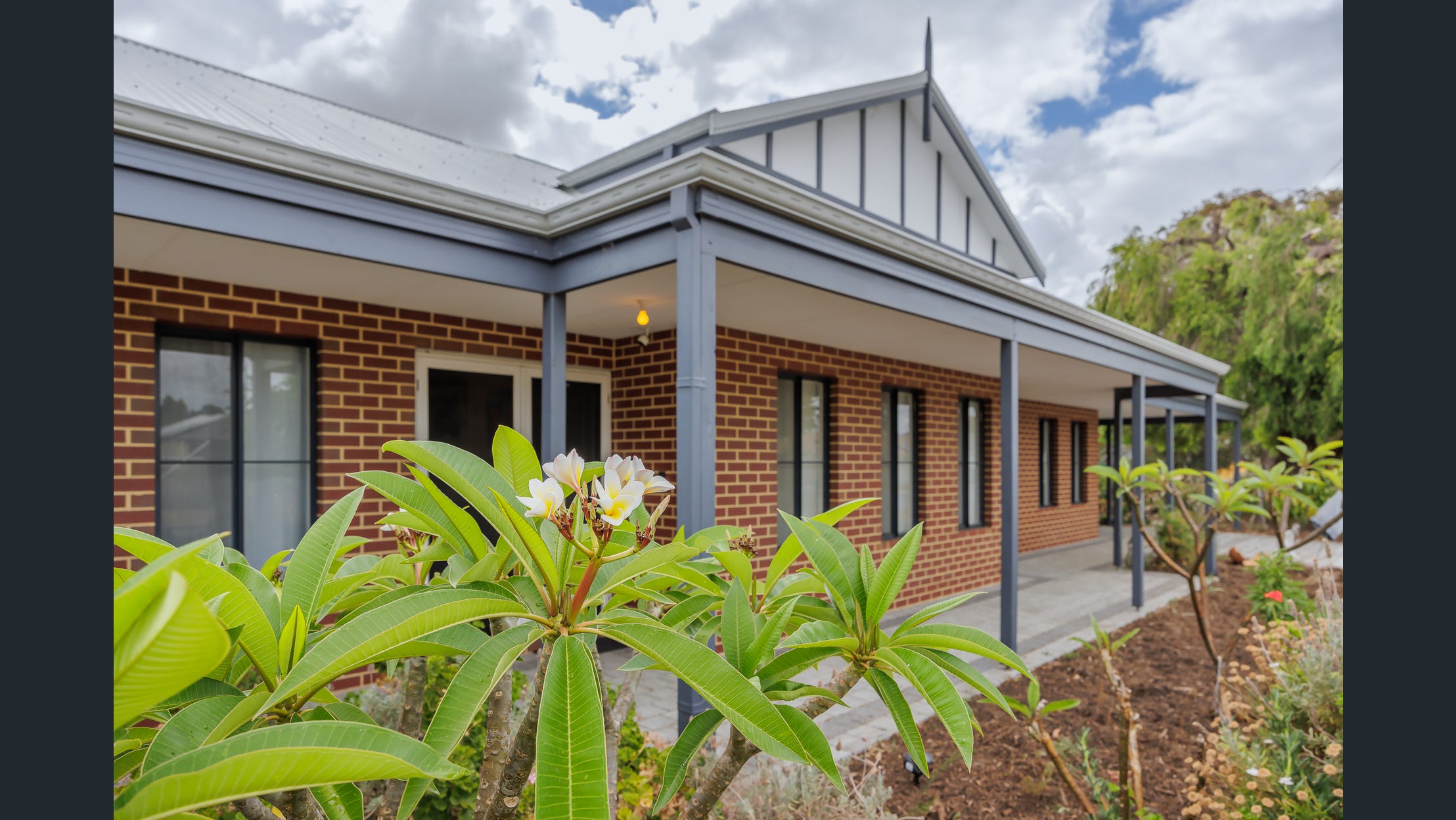 Beautiful SIL Home fully accessible — Home image 7