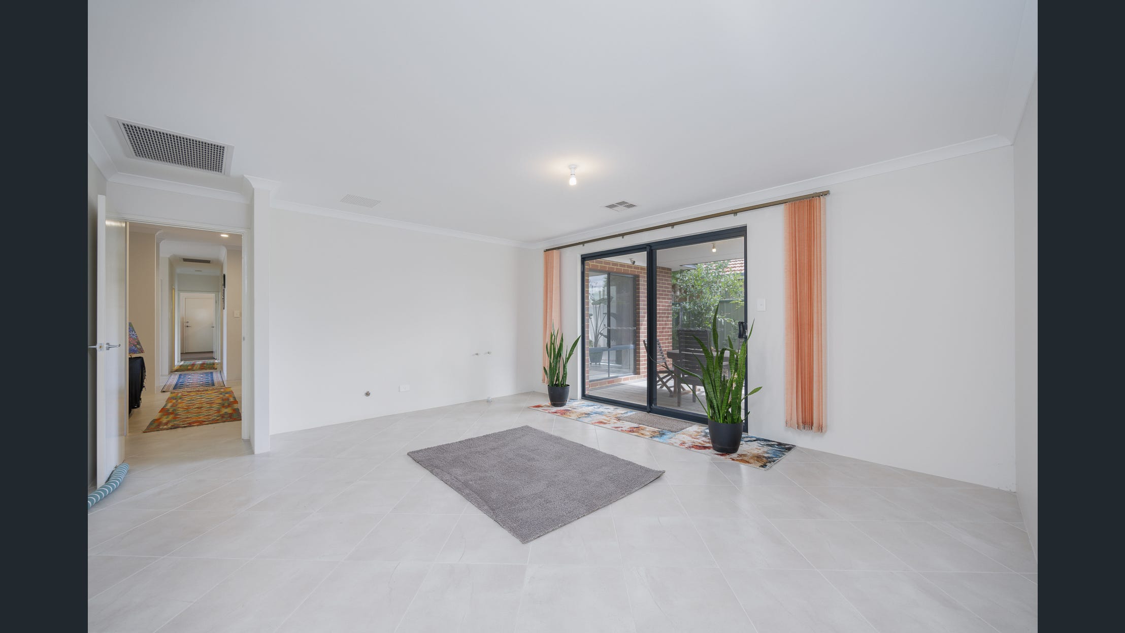 Beautiful SIL Home fully accessible — Home image 10