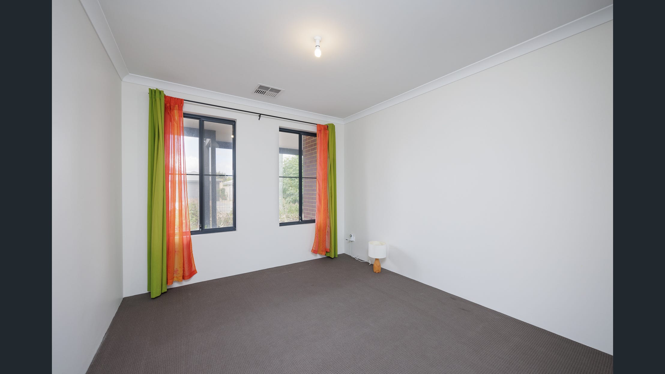 Beautiful SIL Home fully accessible — Home image 13