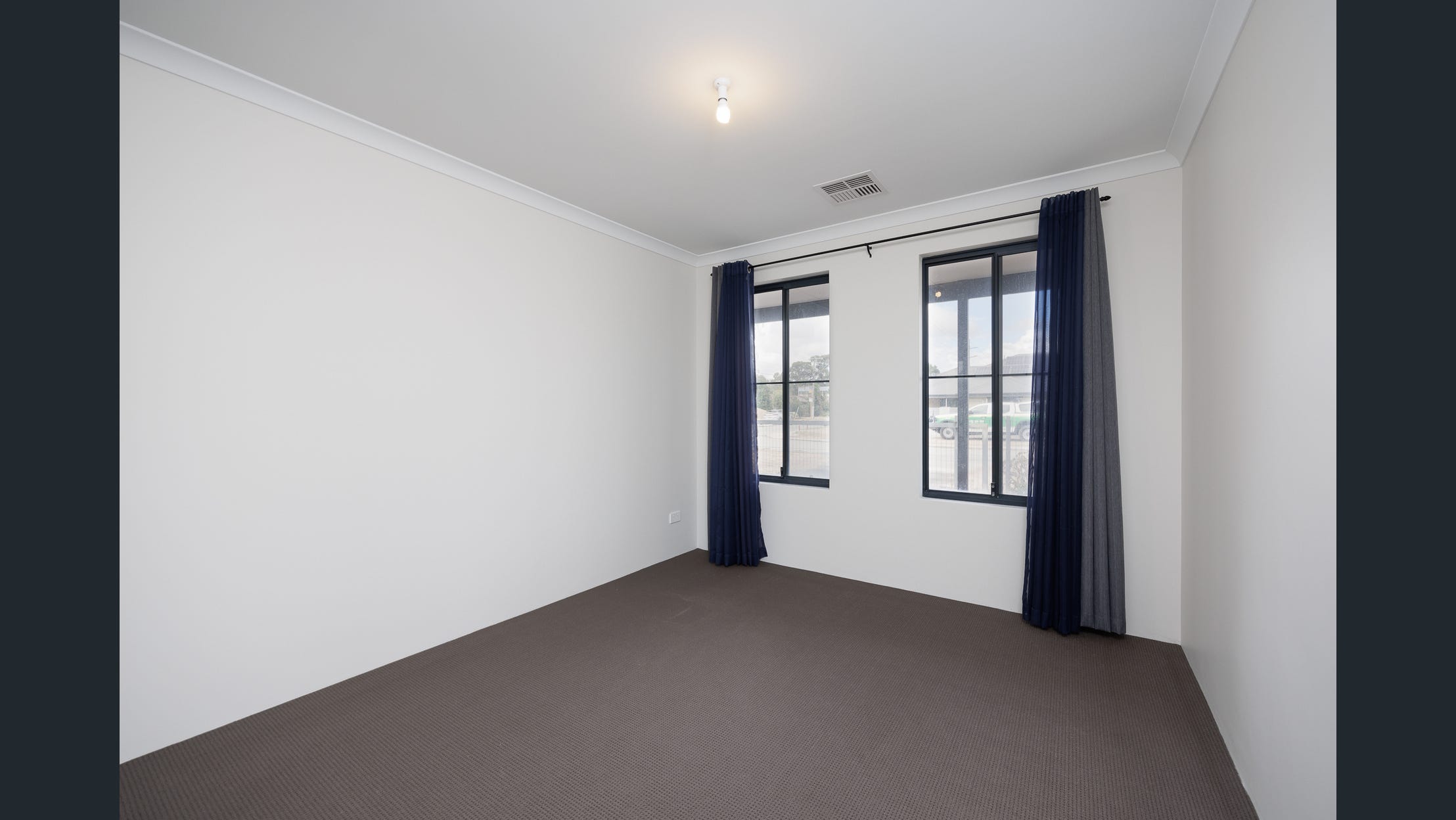 Beautiful SIL Home fully accessible — Home image 14