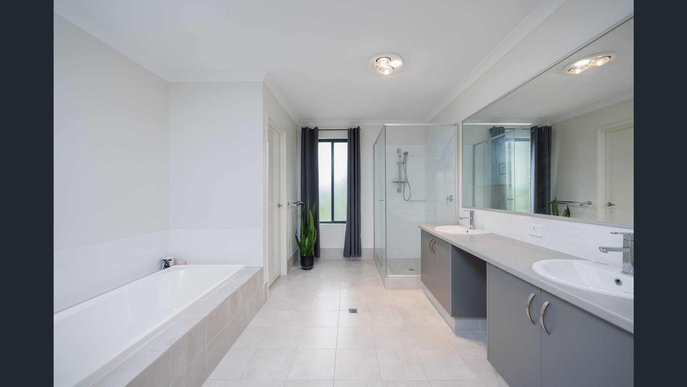 Beautiful SIL Home fully accessible — Home image 17