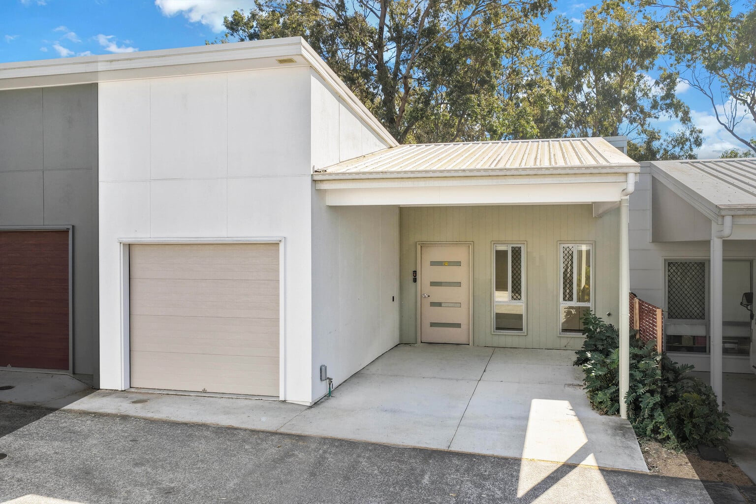 21/8 Hazelnut Court, Loganlea QLD 4131 in Loganlea
