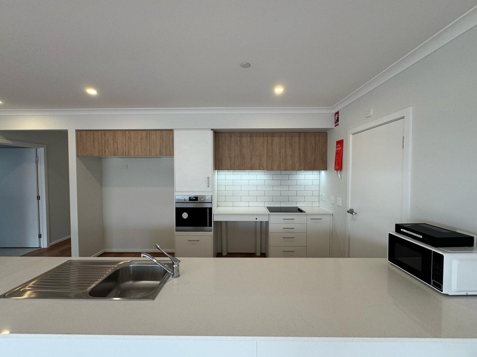 HPS SDA 3 BEDROOM HOUSE AVAILABLE IN ST. ALBANS — Home image 11