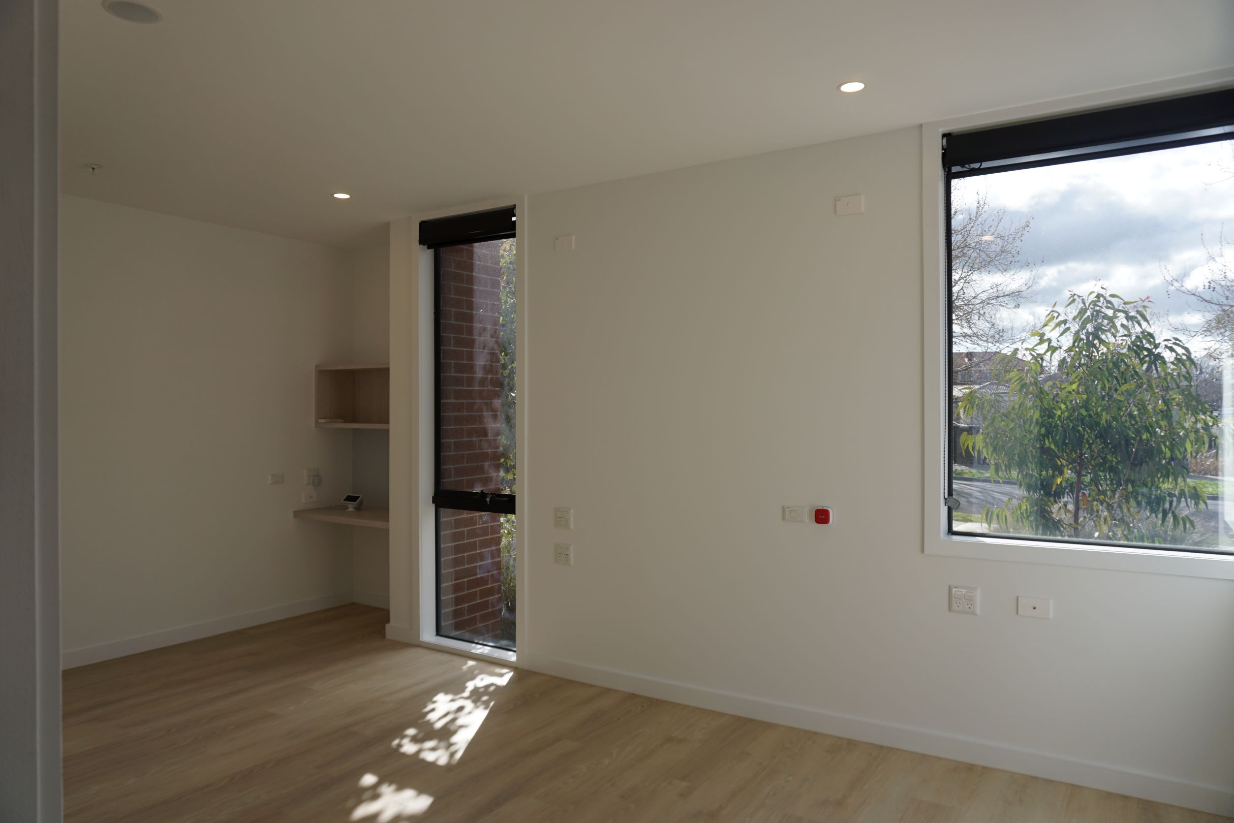 Hillside – New, Fully Accessible Three-Bedroom Villa with Modern Amenities — Home image 4