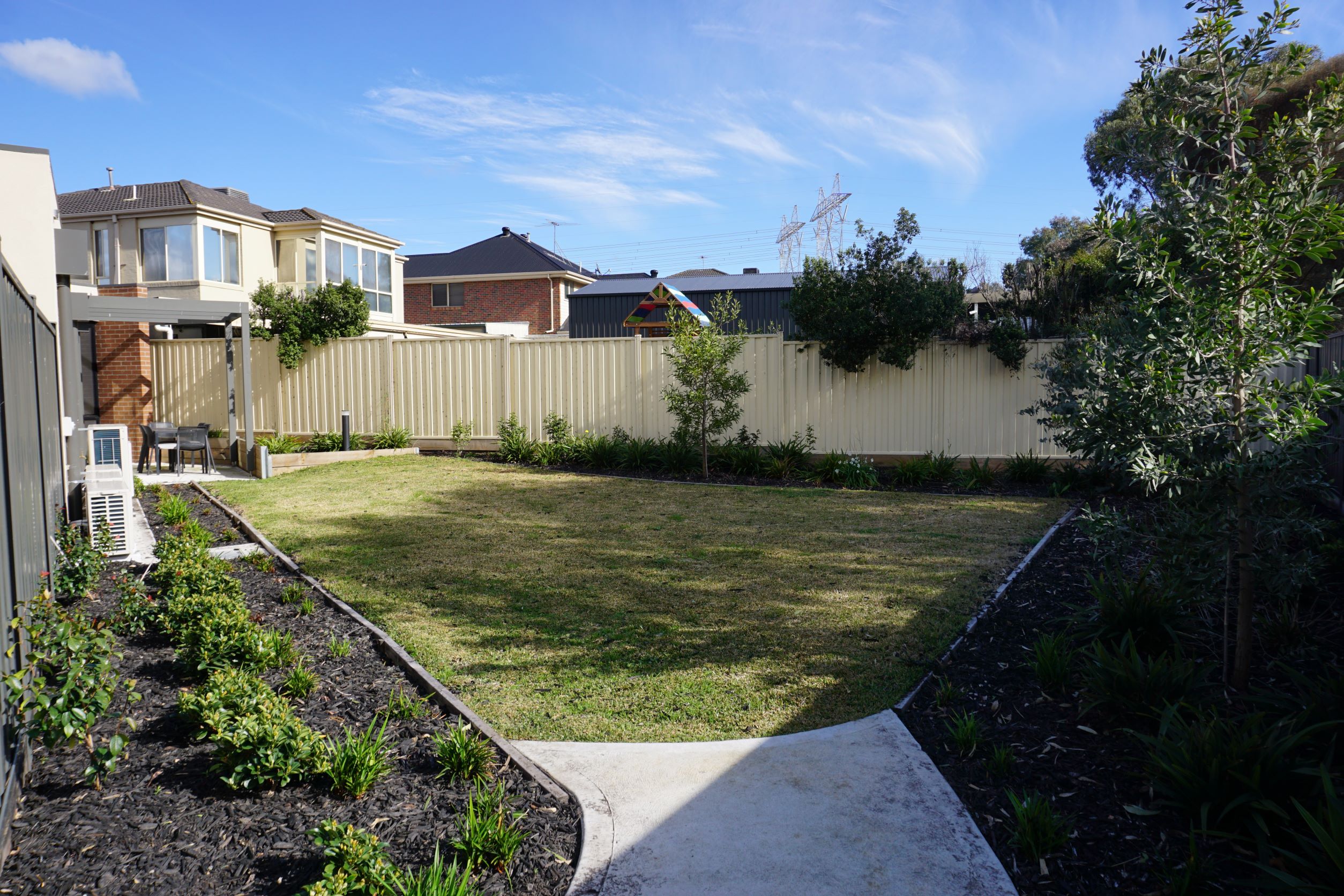 Hillside – New, Fully Accessible Three-Bedroom Villa with Modern Amenities — Home image 8