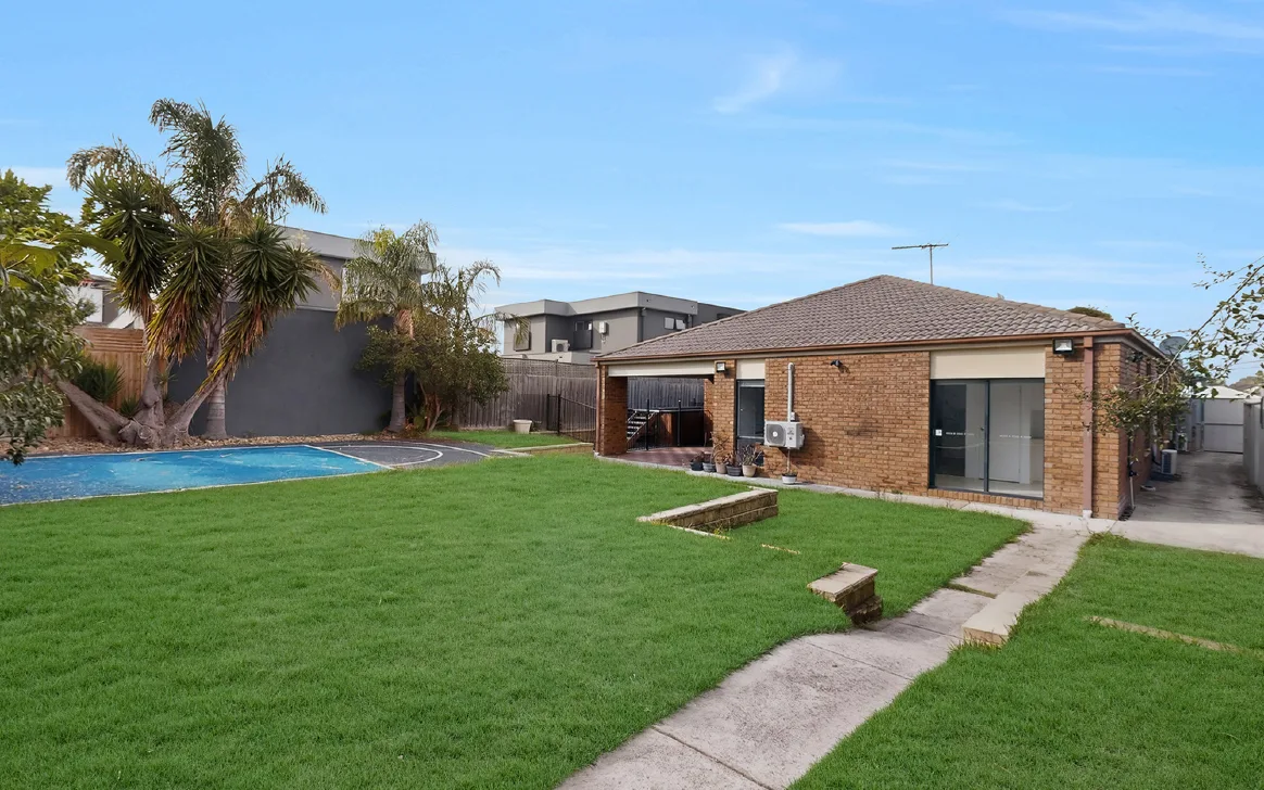 Charming SIL Home in Bentleigh VIC -MTA Available! — Home image 11