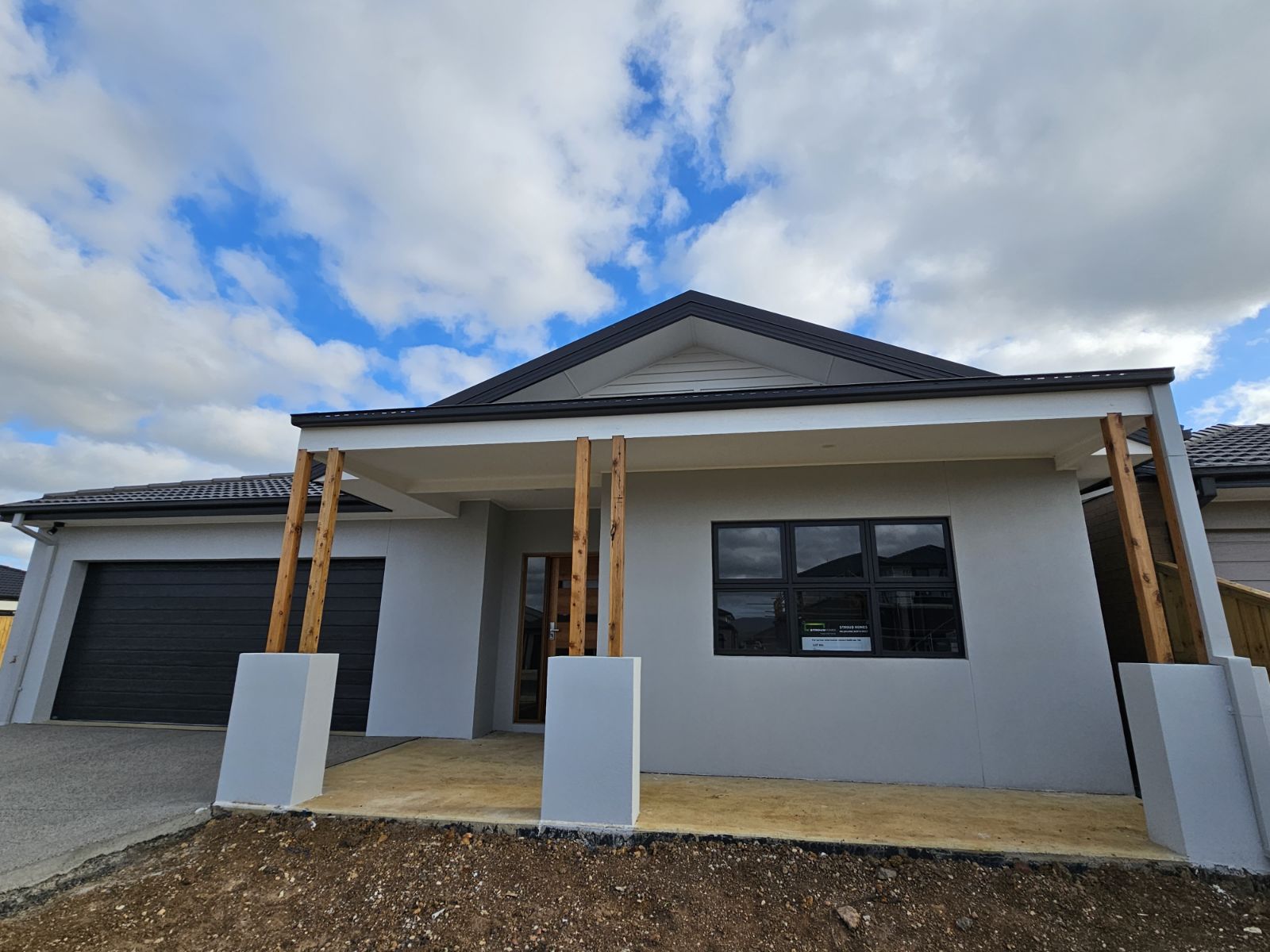 Clyde North - SIL — Home image 2