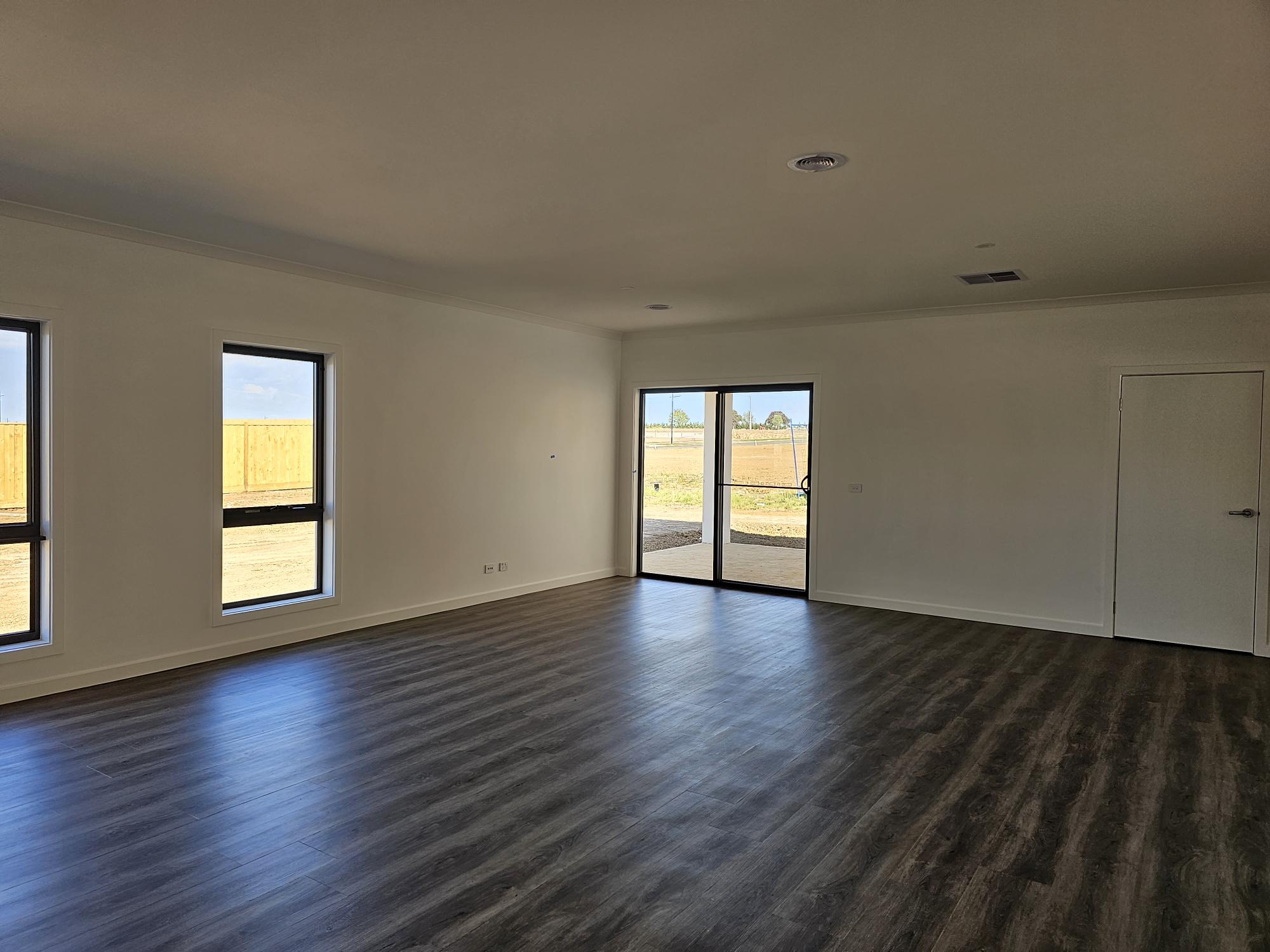 Clyde North - SIL — Home image 3