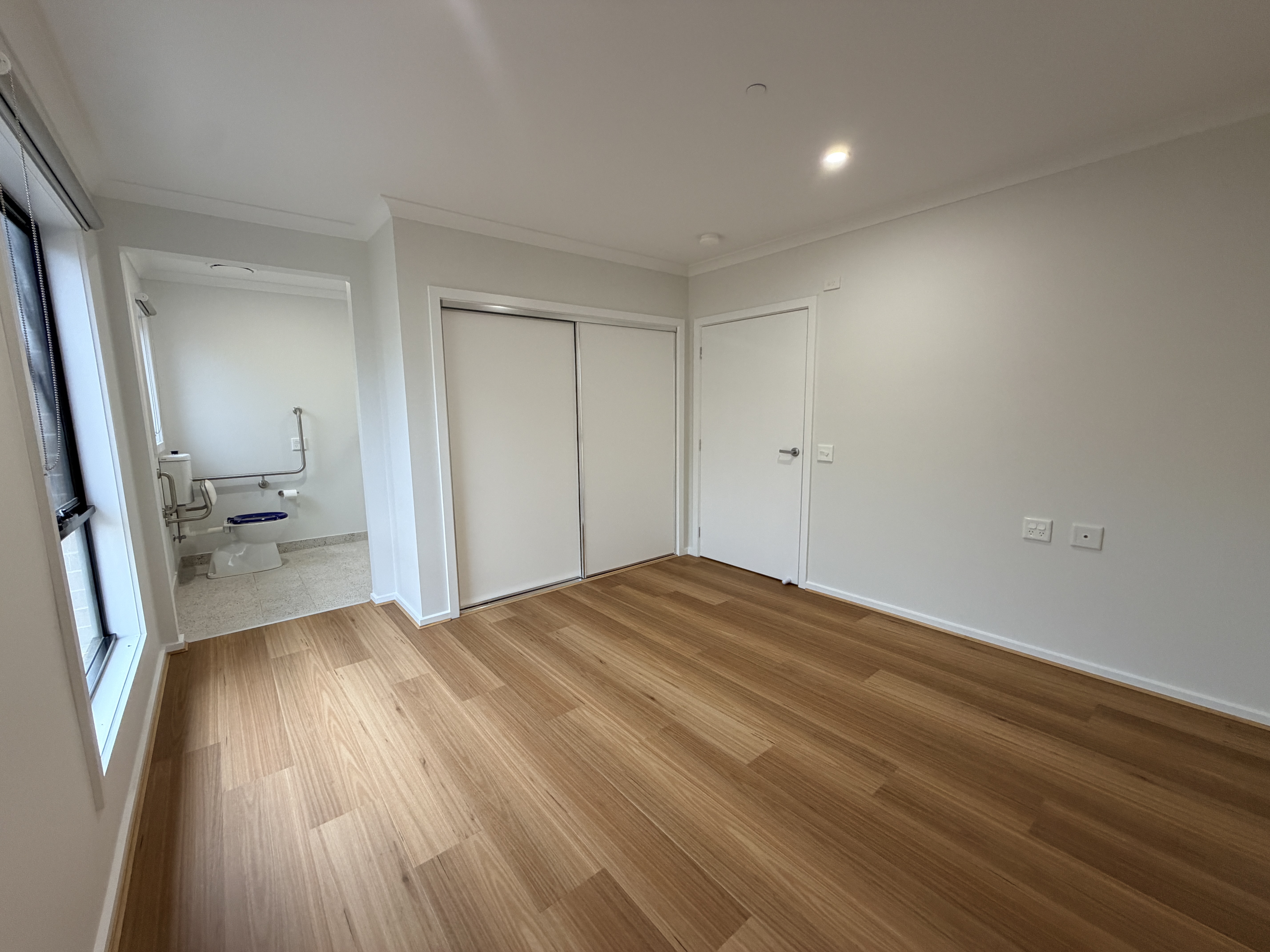 Move-In Ready Accessible Home – Spacious 2 + OOA HPS | Last Room Available — Home image 7