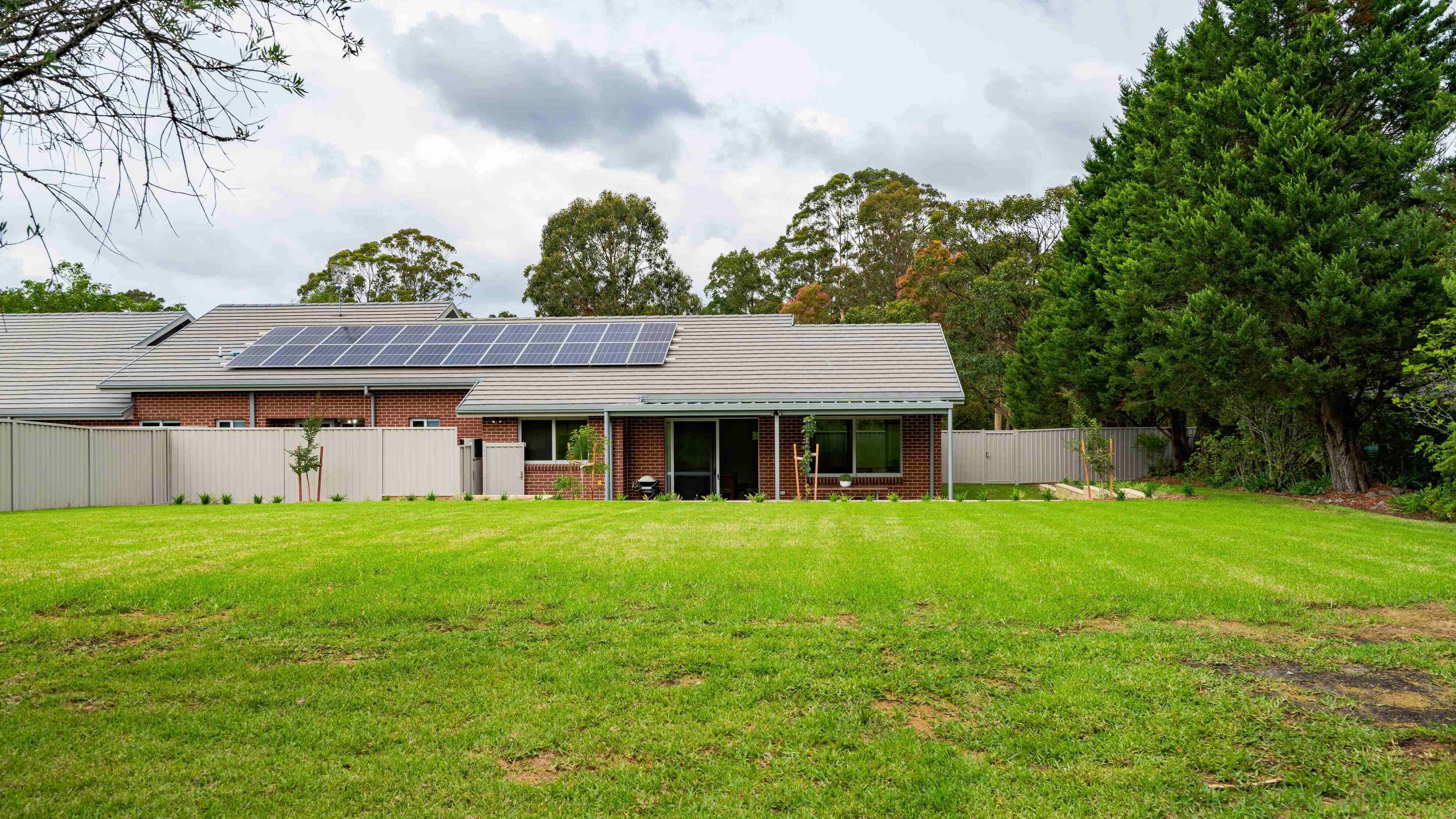MODERN HPS HOME IN BOMADERRY NSW — Home image 3