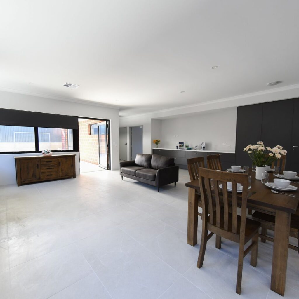 High Physical Support Home in HILBERT — Home image 4