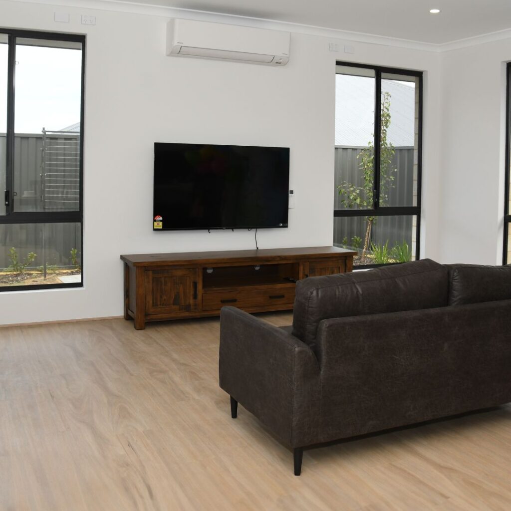 High Physical Support Home in HILBERT — Home image 5