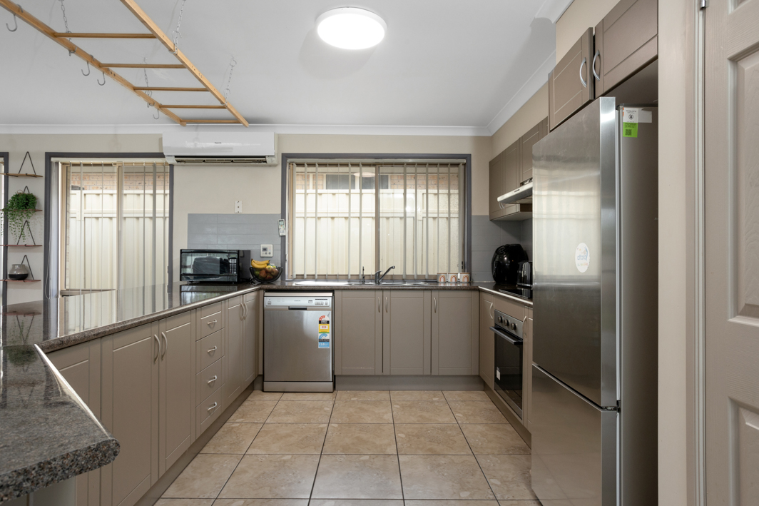 Nowra Retreat: Spacious Home with Open-Plan Living in a Quiet Location — Home image 9