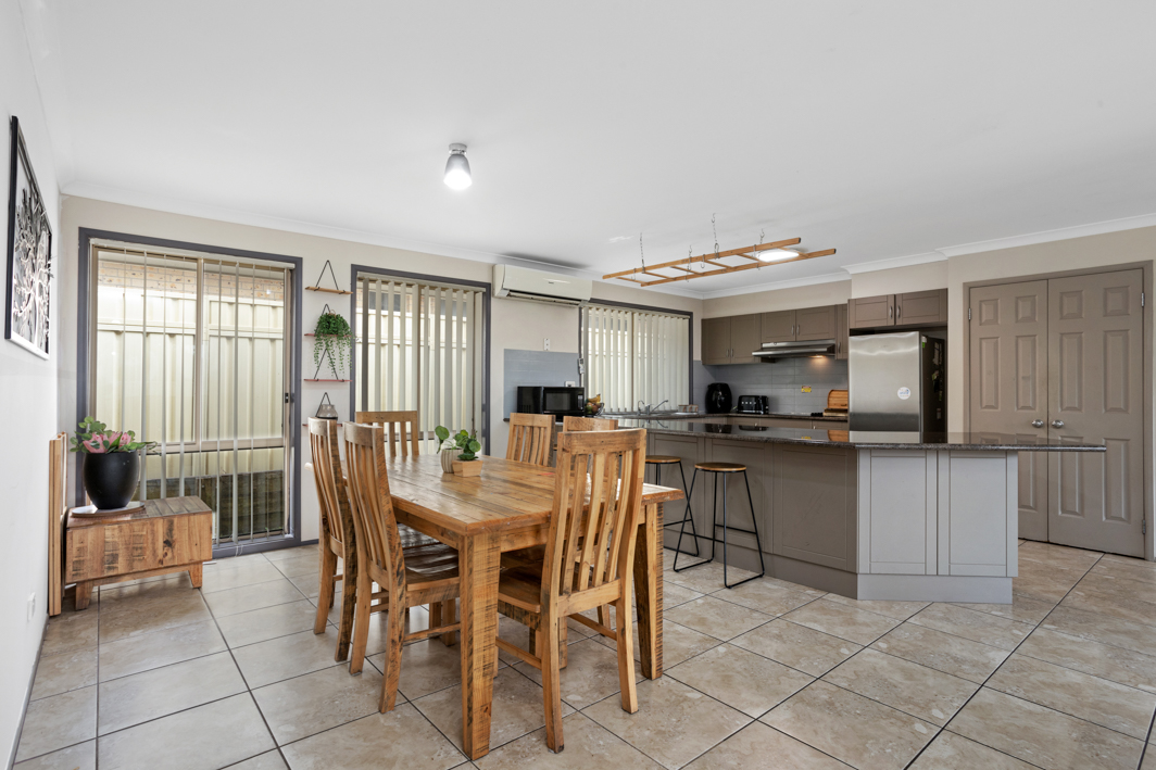 Nowra Retreat: Spacious Home with Open-Plan Living in a Quiet Location — Home image 4