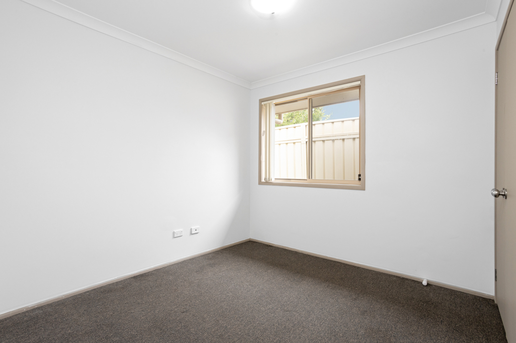 Nowra Retreat: Spacious Home with Open-Plan Living in a Quiet Location — Home image 7
