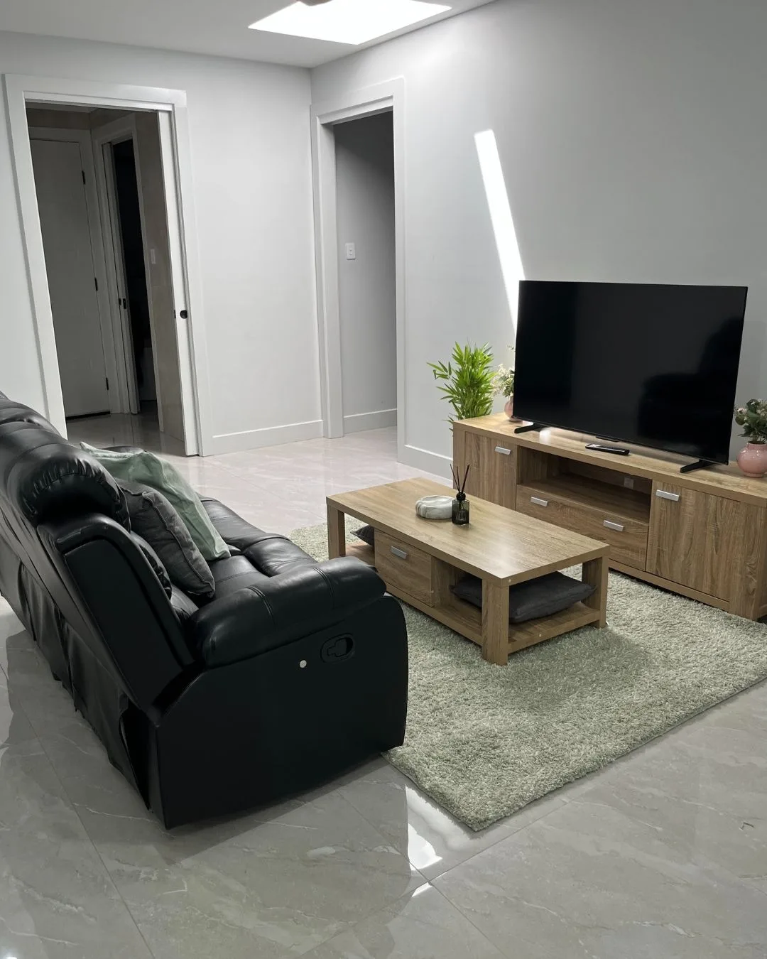 Contemporary 4-Bedroom SIL Home in Seaton — Home image 2