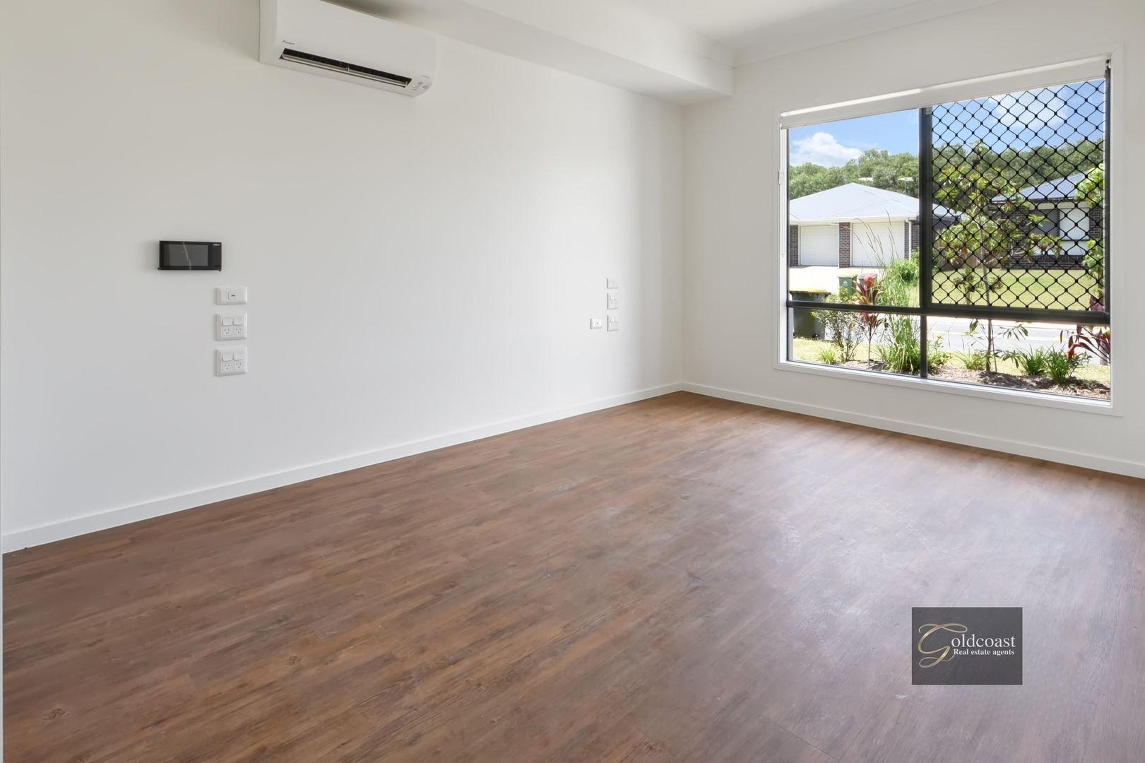 Creek Place, Park Ridge QLD High Physical Support Home Built for Comfort — Home image 4